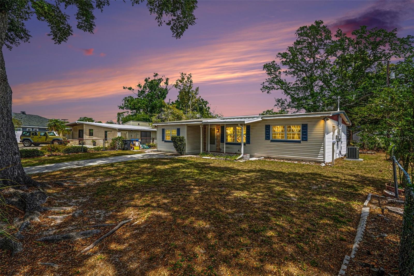 7815 N WOODLYNNE AVE, TAMPA, FL, 33614