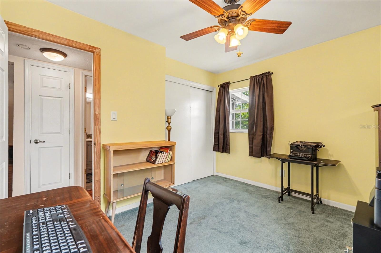 7815 N WOODLYNNE AVE, TAMPA, FL, 33614