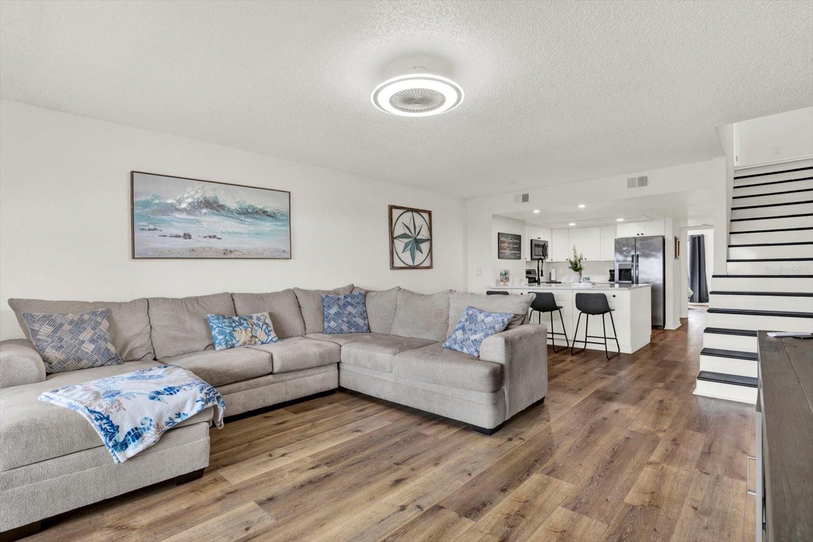 9472 TARA CAY CT #2, SEMINOLE, FL, 33776