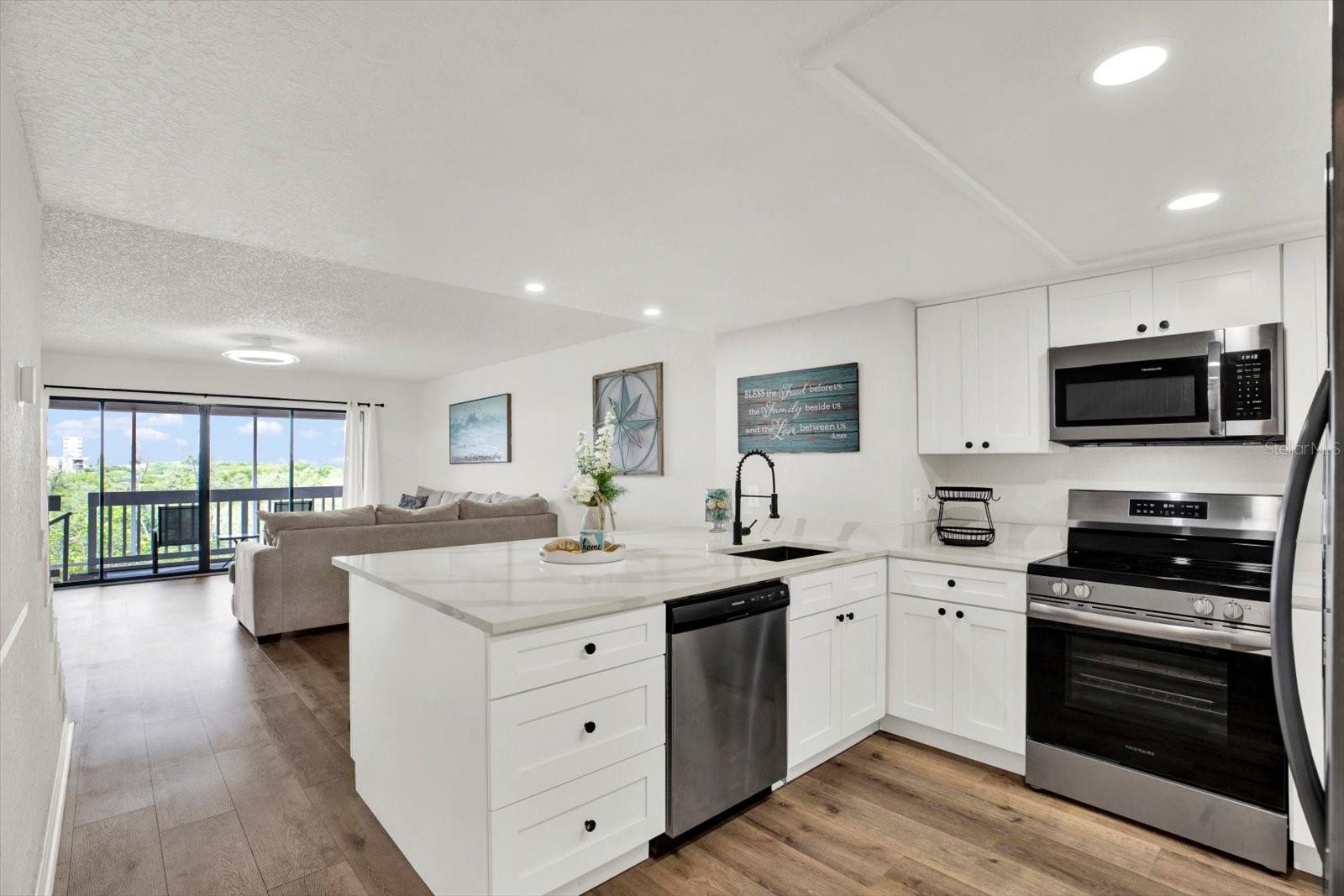 9472 TARA CAY CT #2, SEMINOLE, FL, 33776