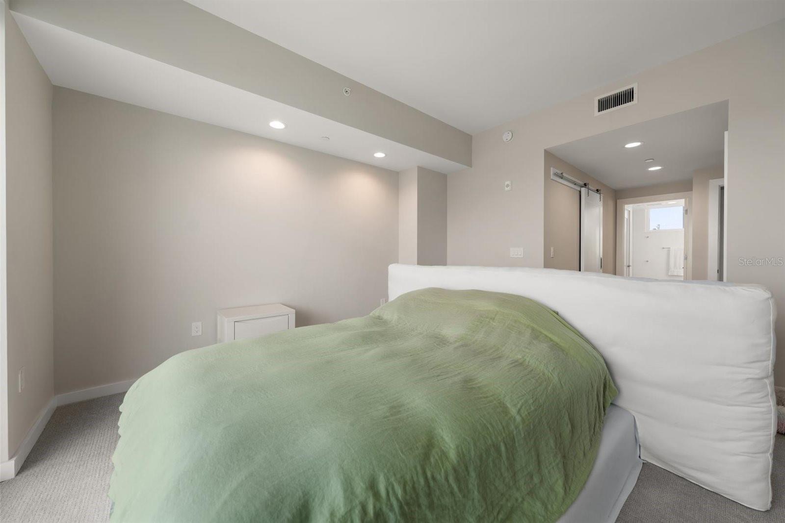 900 N OSCEOLA AVE #401, CLEARWATER, FL, 33755