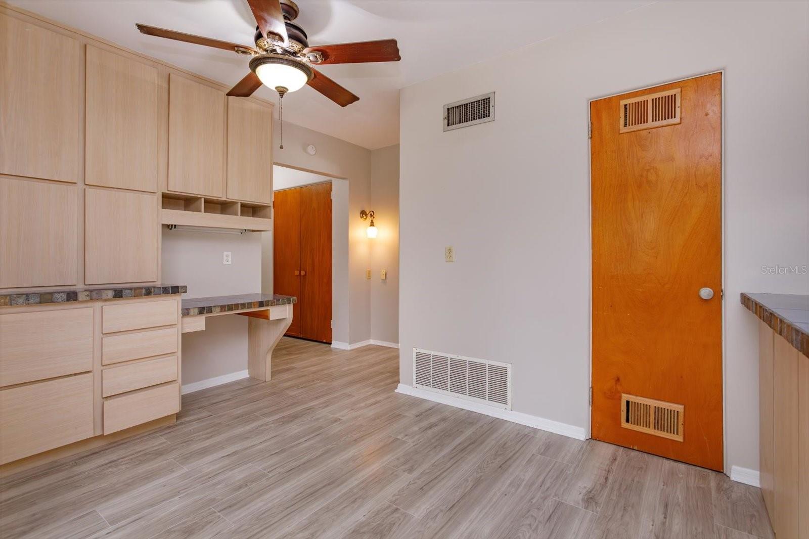 1300 ORANGE AVE, TAVARES, FL, 32778