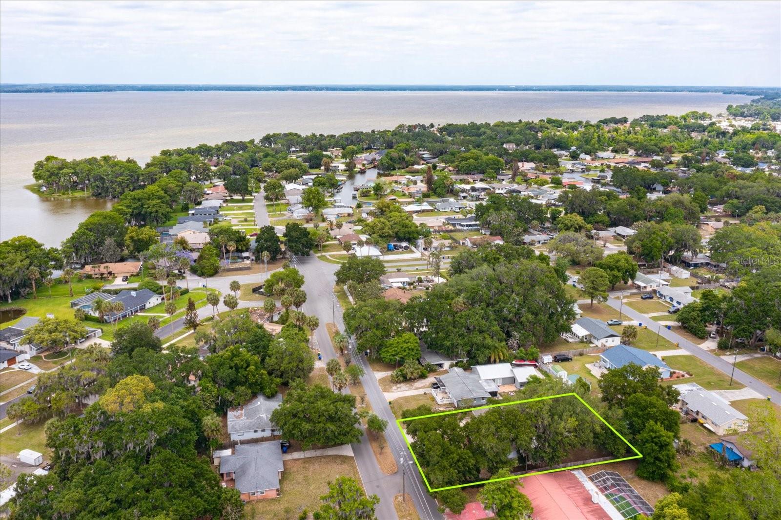 1300 ORANGE AVE, TAVARES, FL, 32778