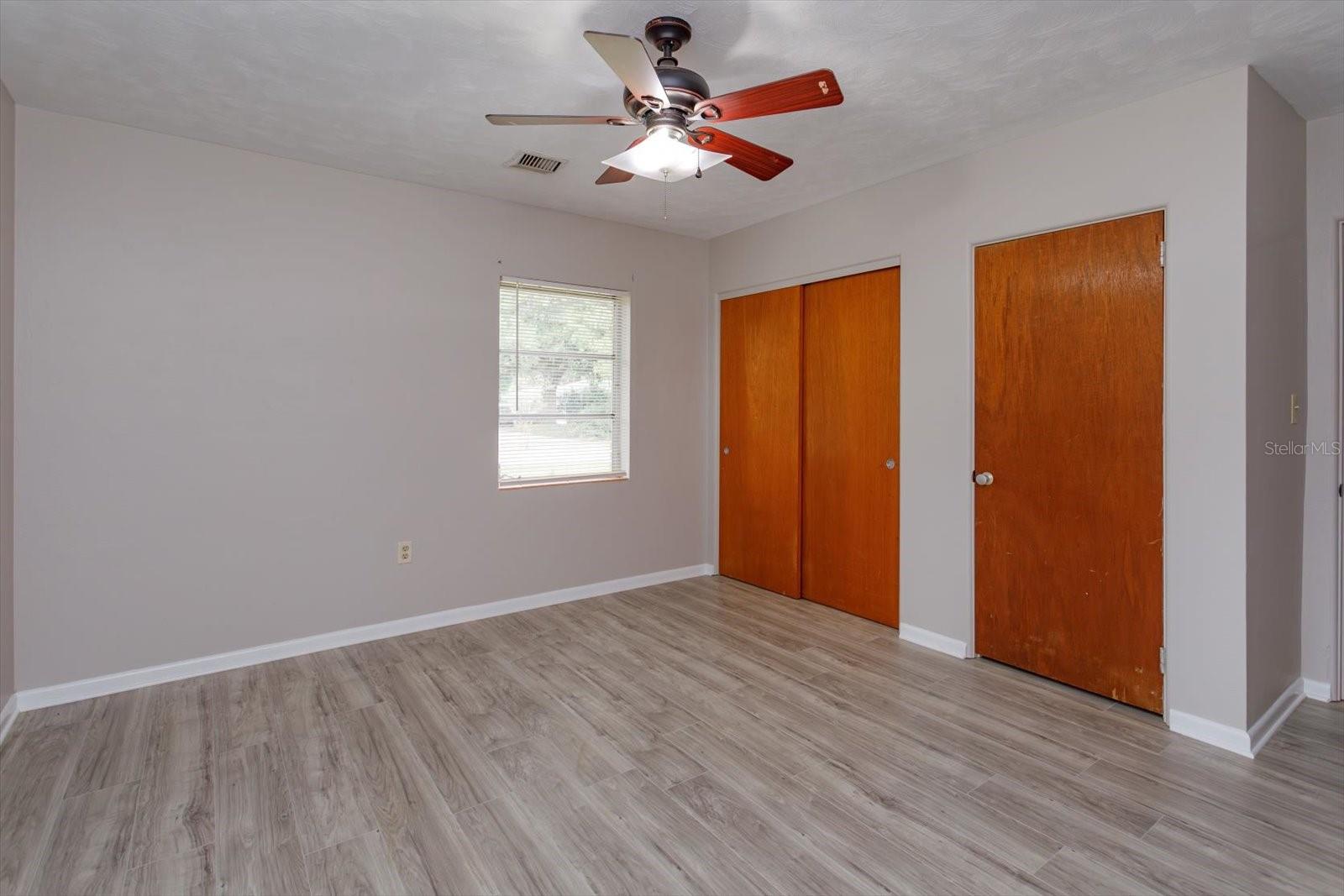 1300 ORANGE AVE, TAVARES, FL, 32778