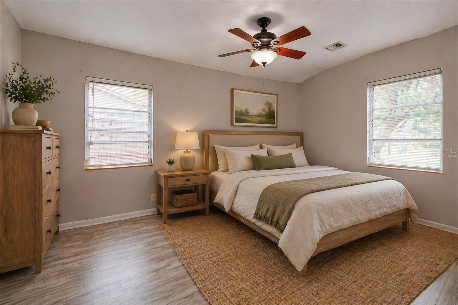 1300 ORANGE AVE, TAVARES, FL, 32778