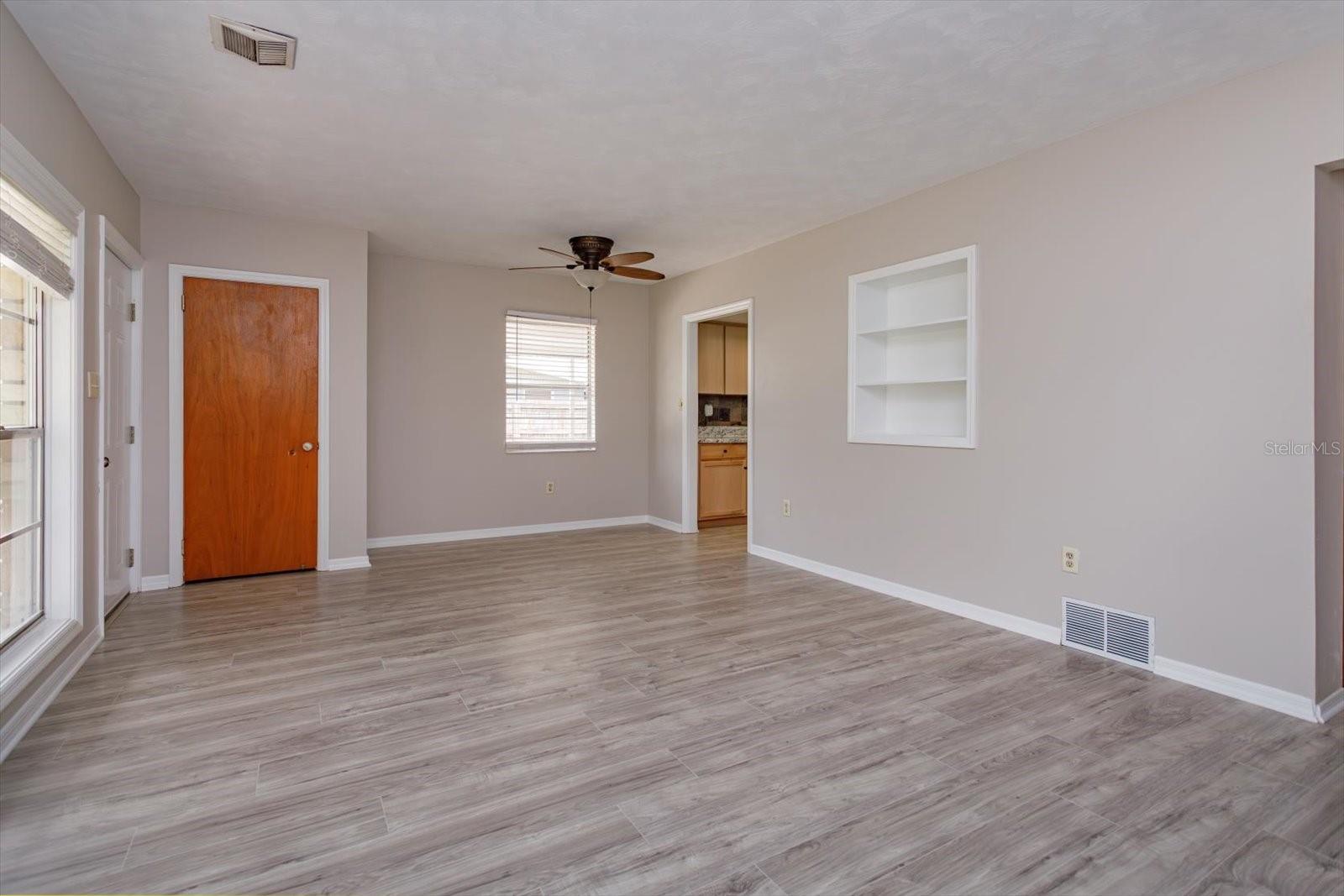 1300 ORANGE AVE, TAVARES, FL, 32778