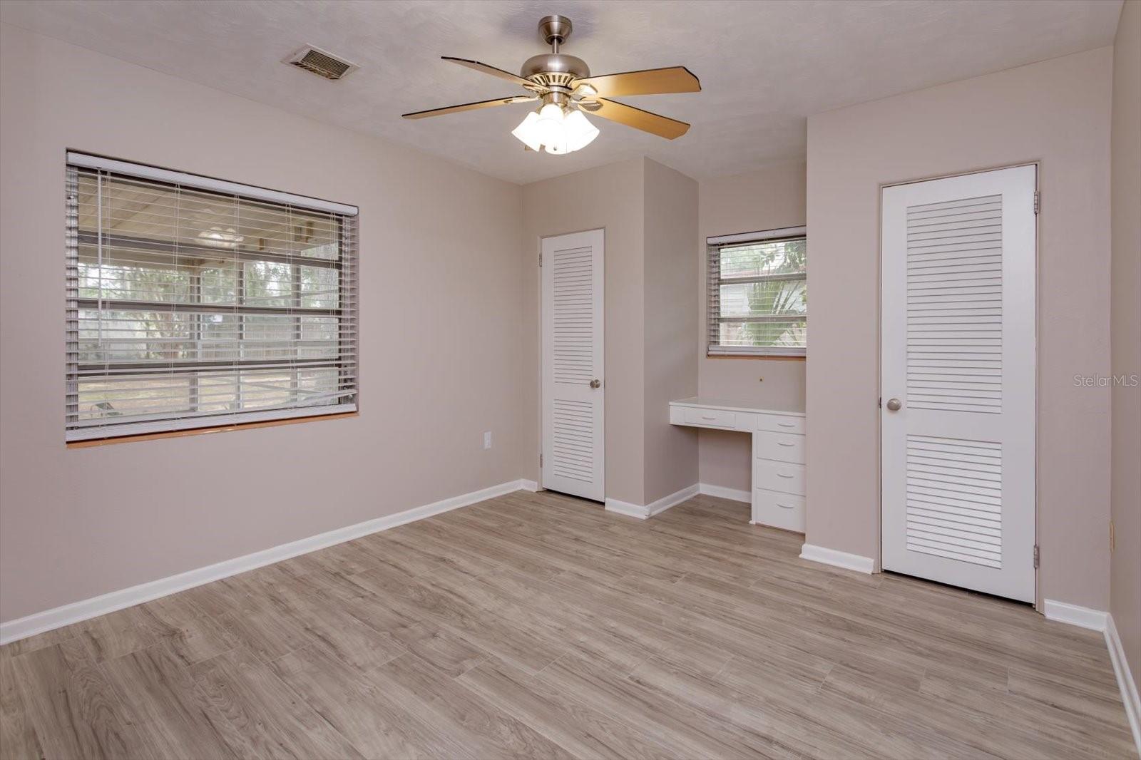 1300 ORANGE AVE, TAVARES, FL, 32778