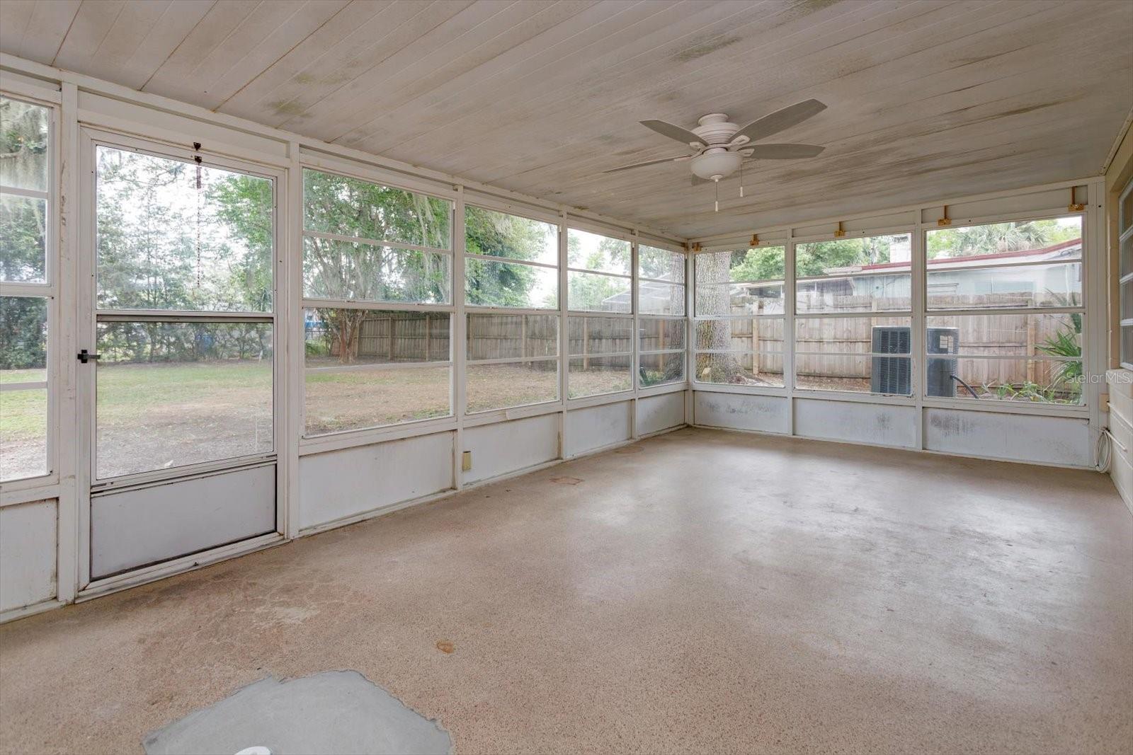 1300 ORANGE AVE, TAVARES, FL, 32778