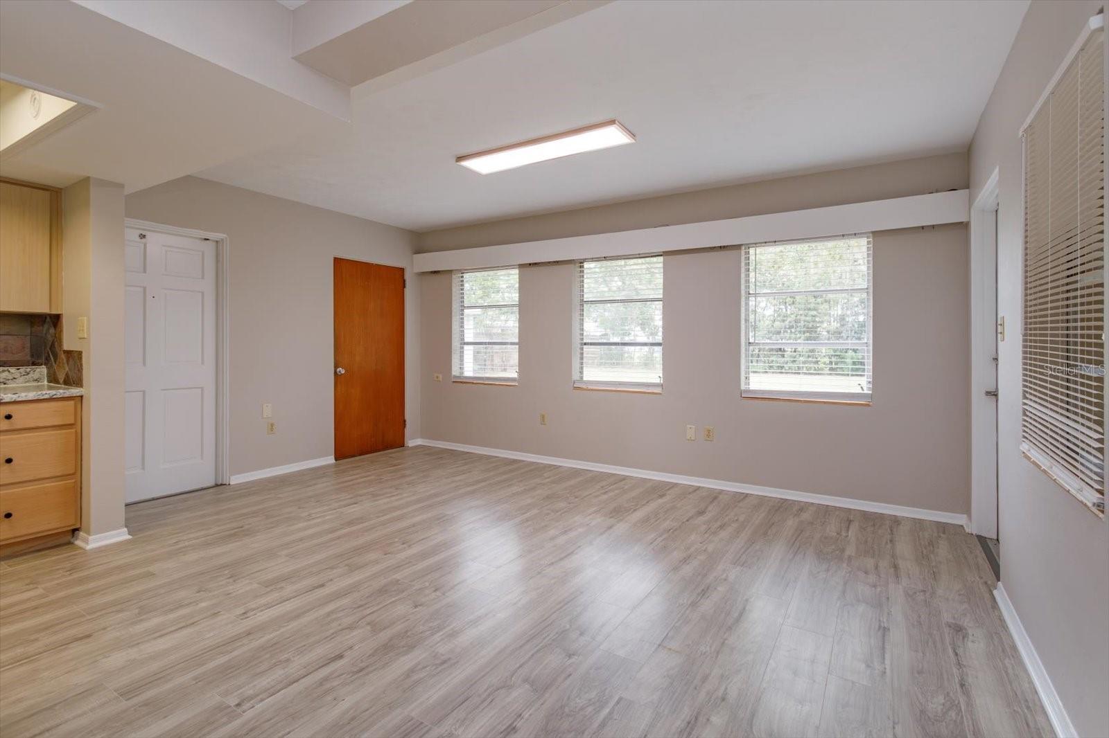 1300 ORANGE AVE, TAVARES, FL, 32778