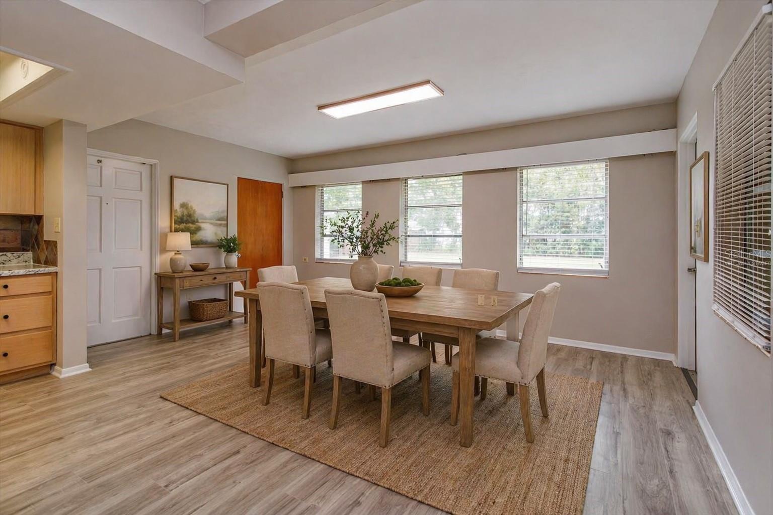 1300 ORANGE AVE, TAVARES, FL, 32778