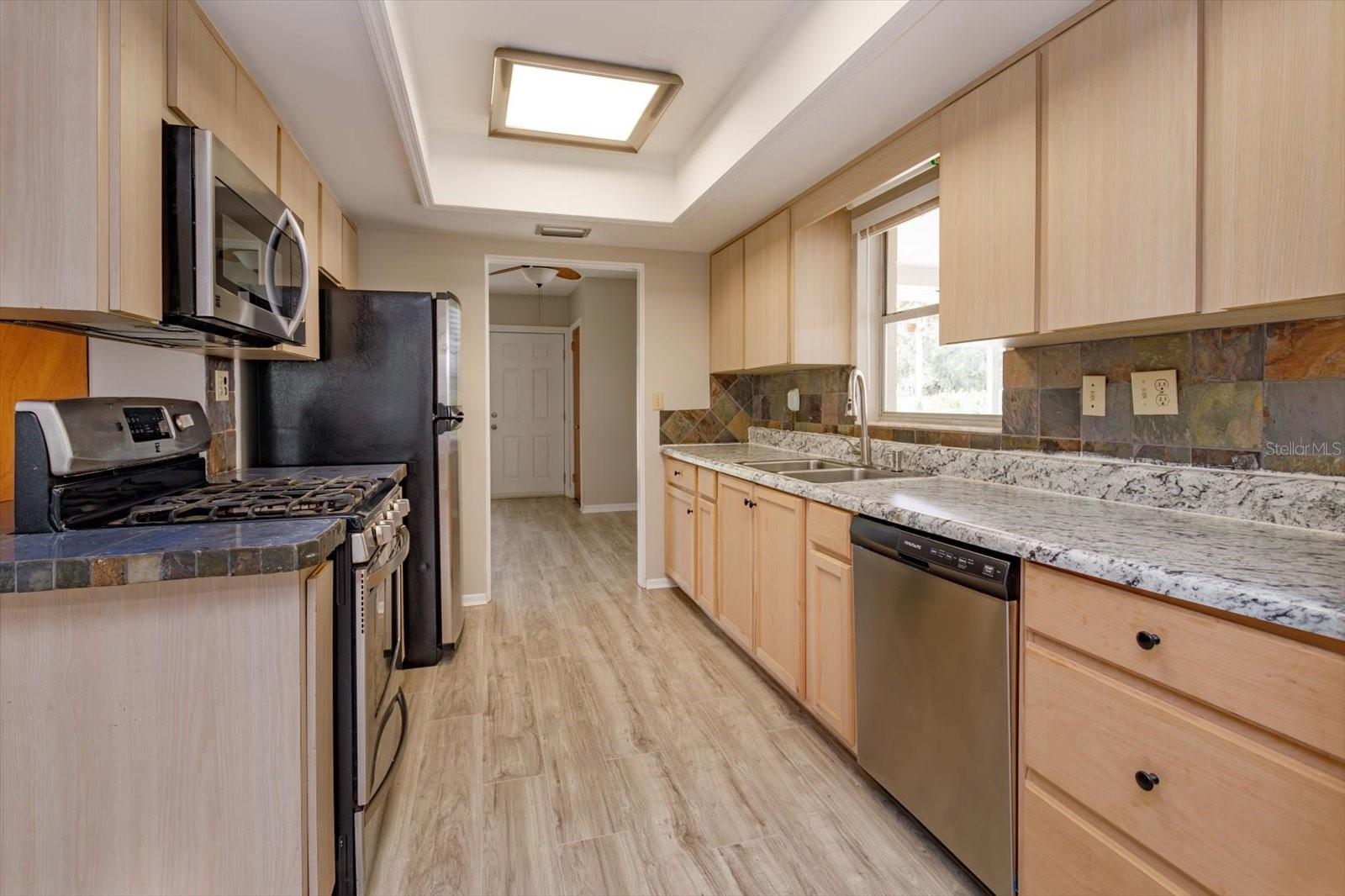 1300 ORANGE AVE, TAVARES, FL, 32778