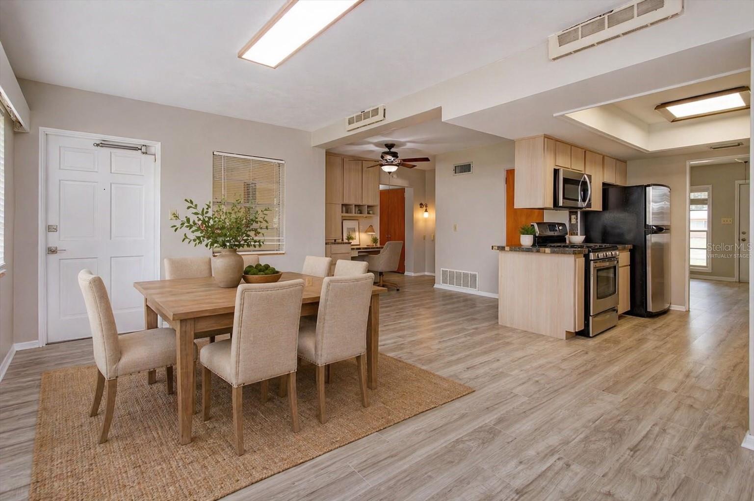 1300 ORANGE AVE, TAVARES, FL, 32778