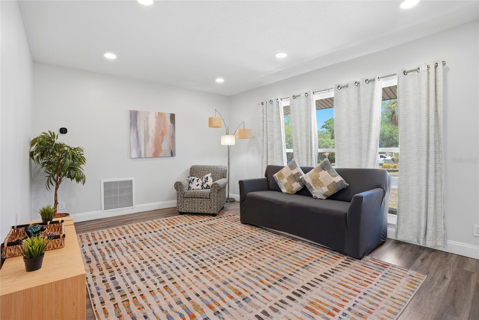 721 VILLAGE PL, BRANDON, FL, 33511