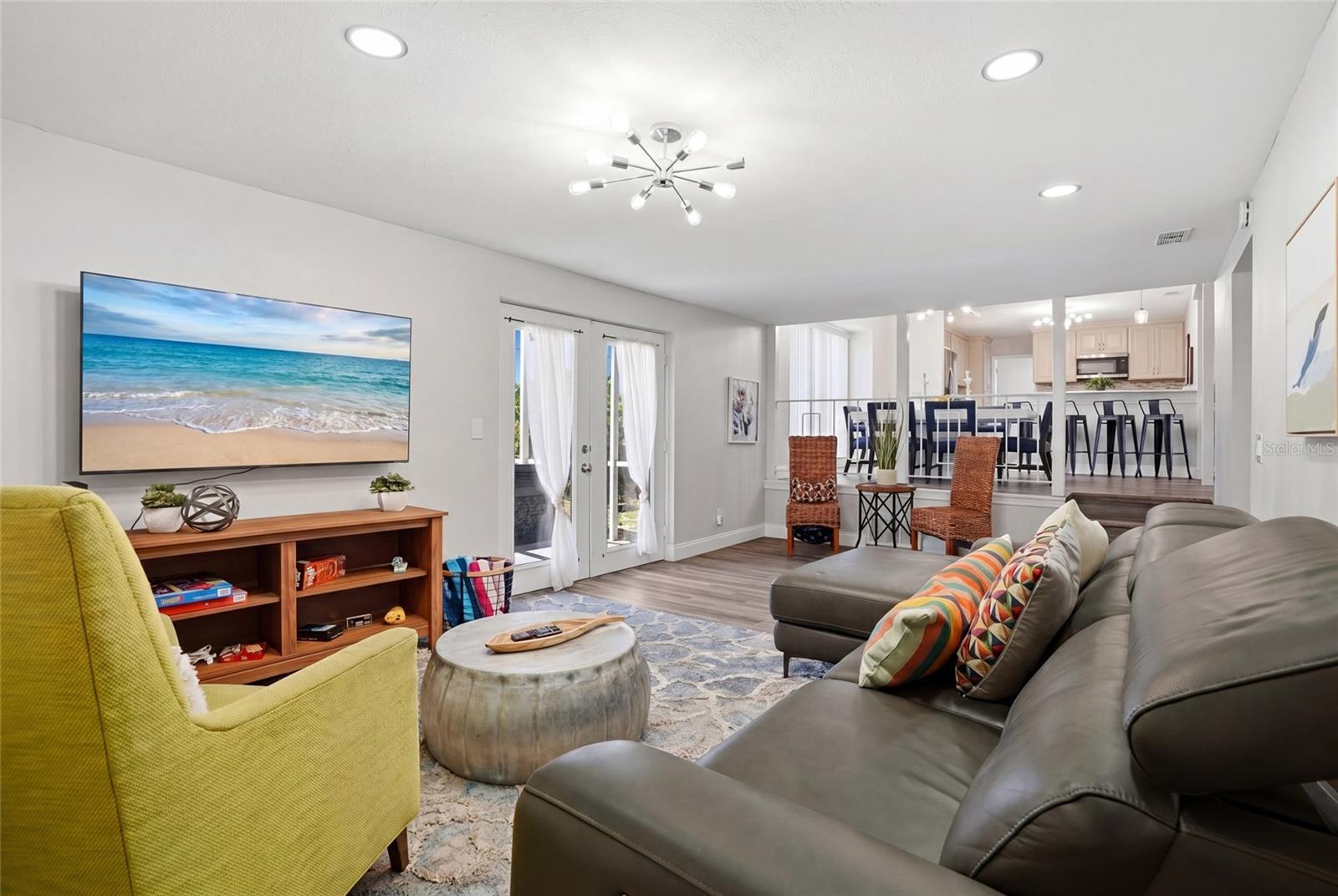 721 VILLAGE PL, BRANDON, FL, 33511