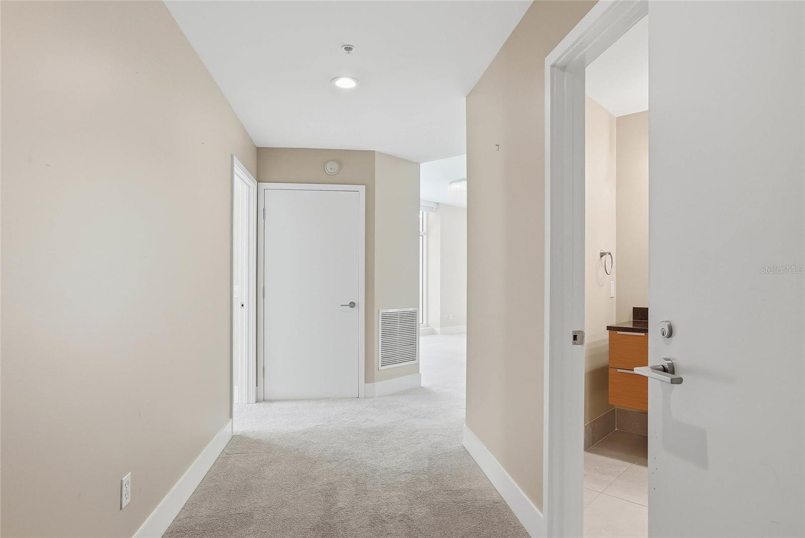 175 1ST ST S #303, ST PETERSBURG, FL, 33701