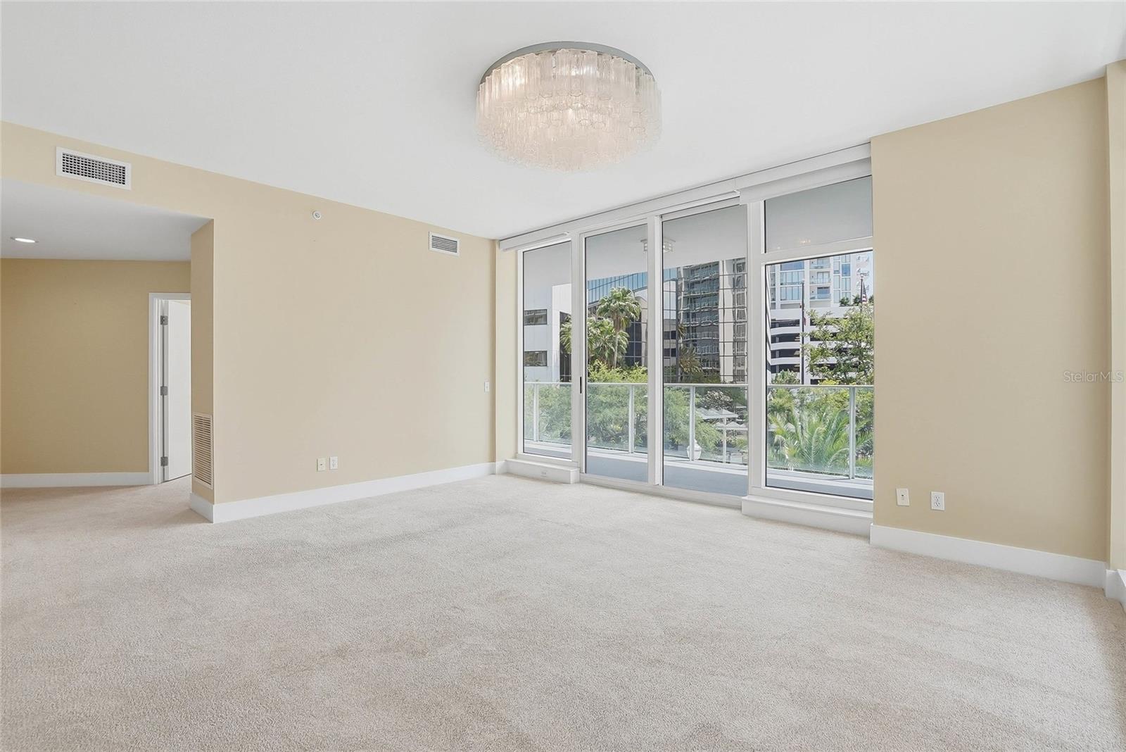 175 1ST ST S #303, ST PETERSBURG, FL, 33701