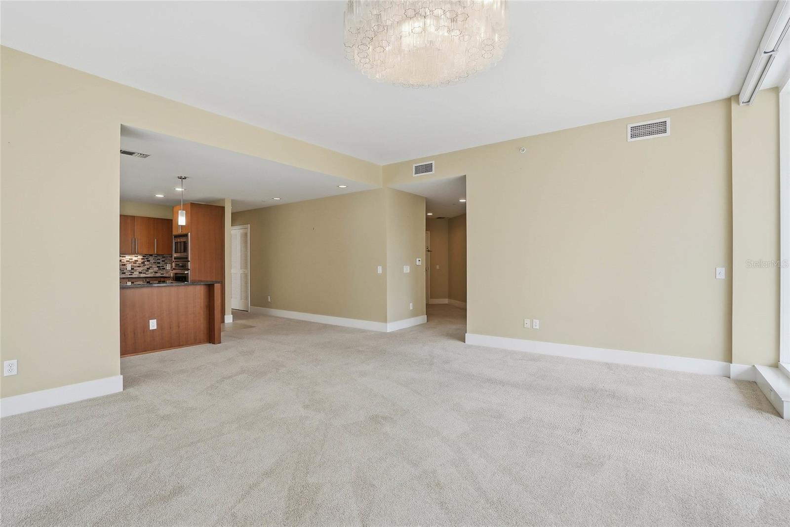 175 1ST ST S #303, ST PETERSBURG, FL, 33701