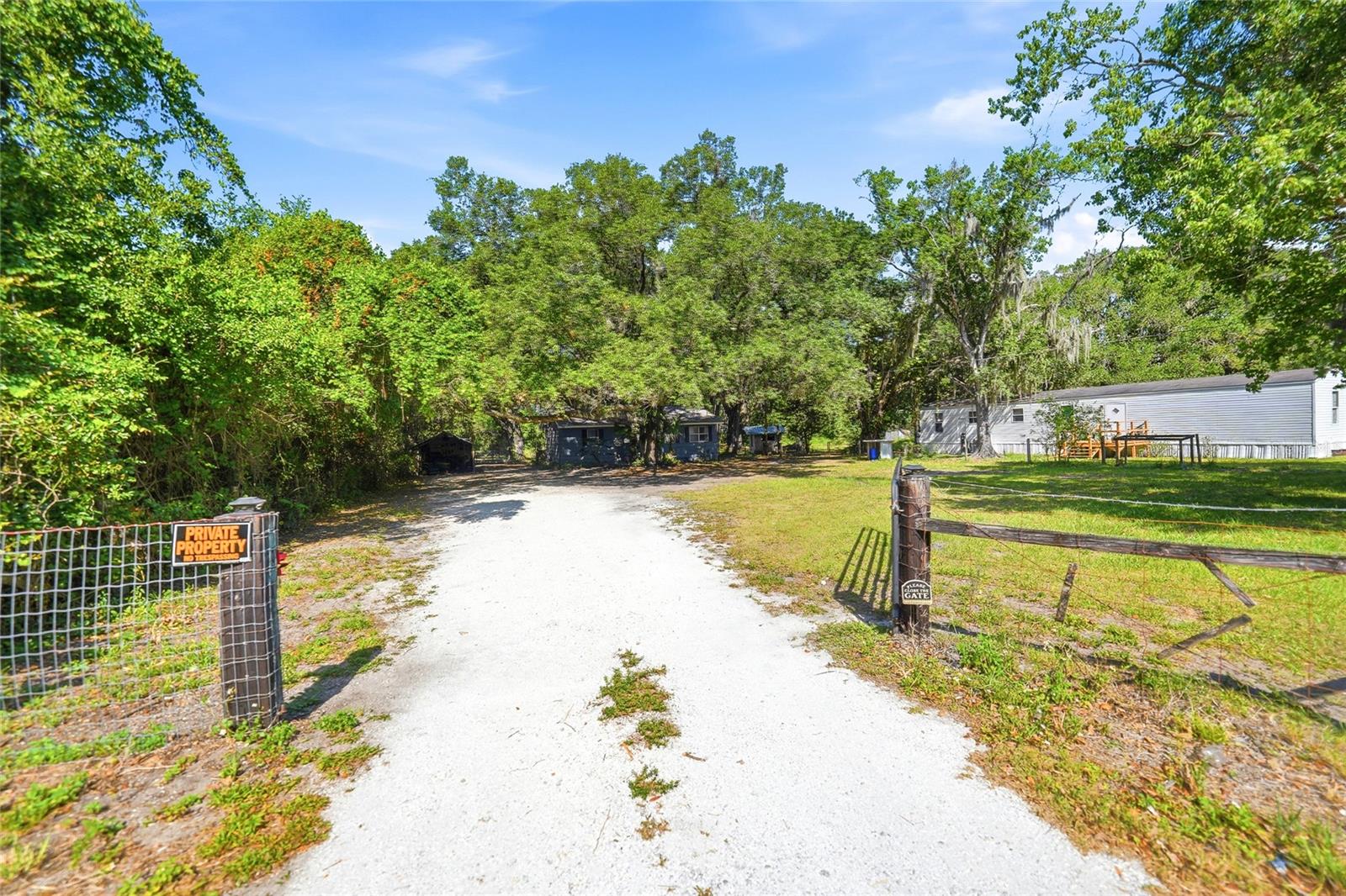 2403 SE POINTER AVE, ARCADIA, FL, 34266