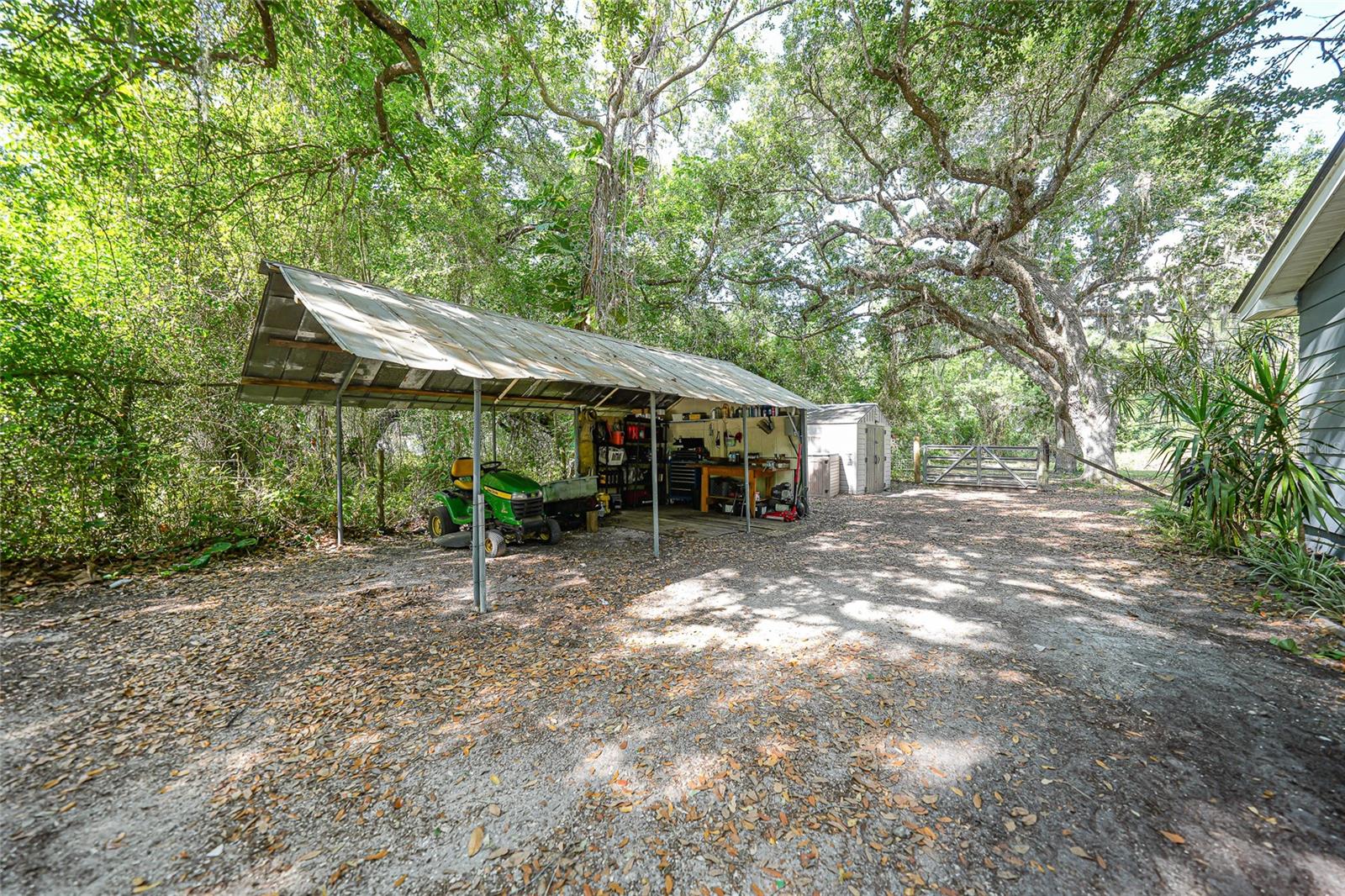 2403 SE POINTER AVE, ARCADIA, FL, 34266