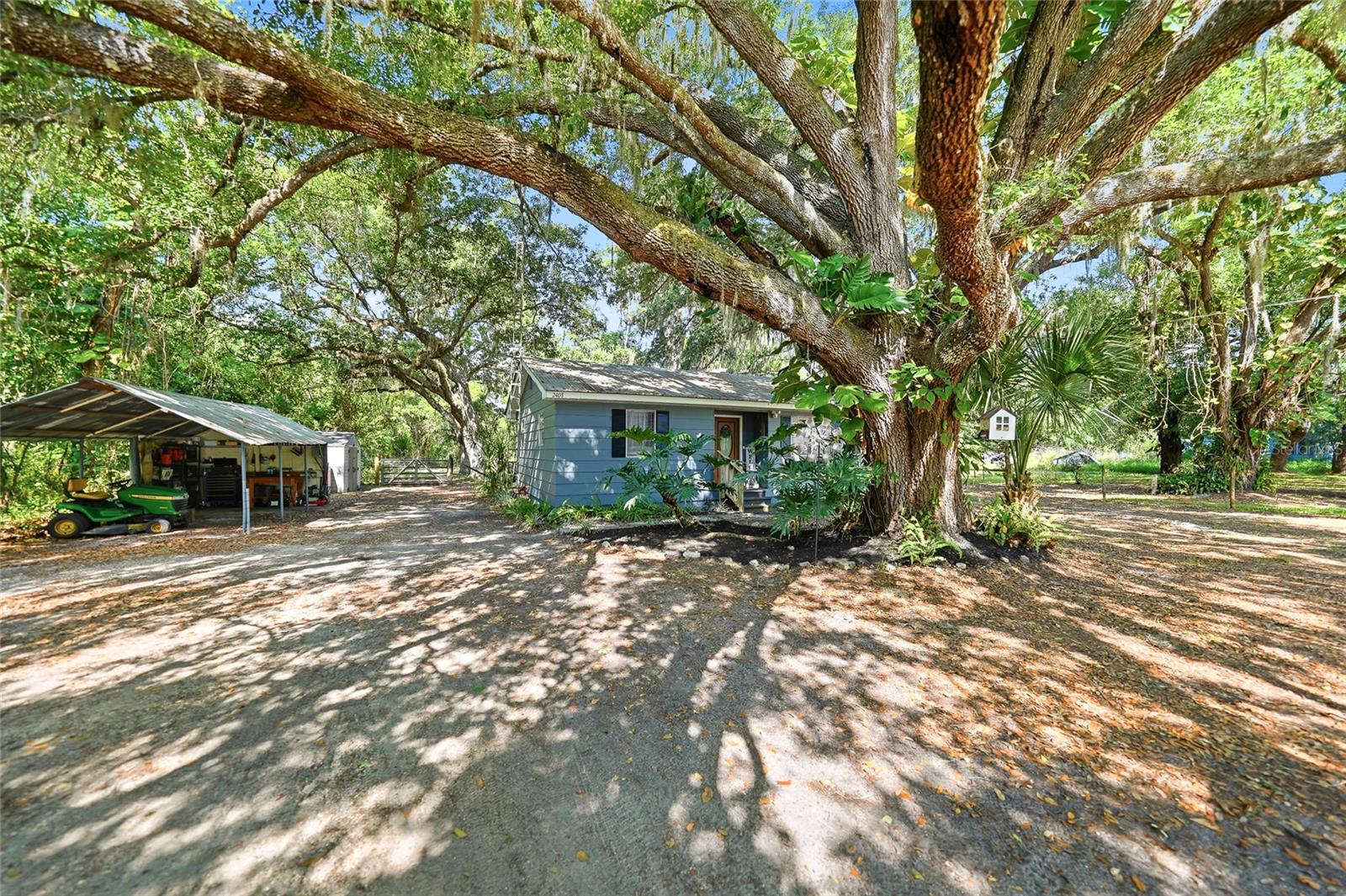 2403 SE POINTER AVE, ARCADIA, FL, 34266