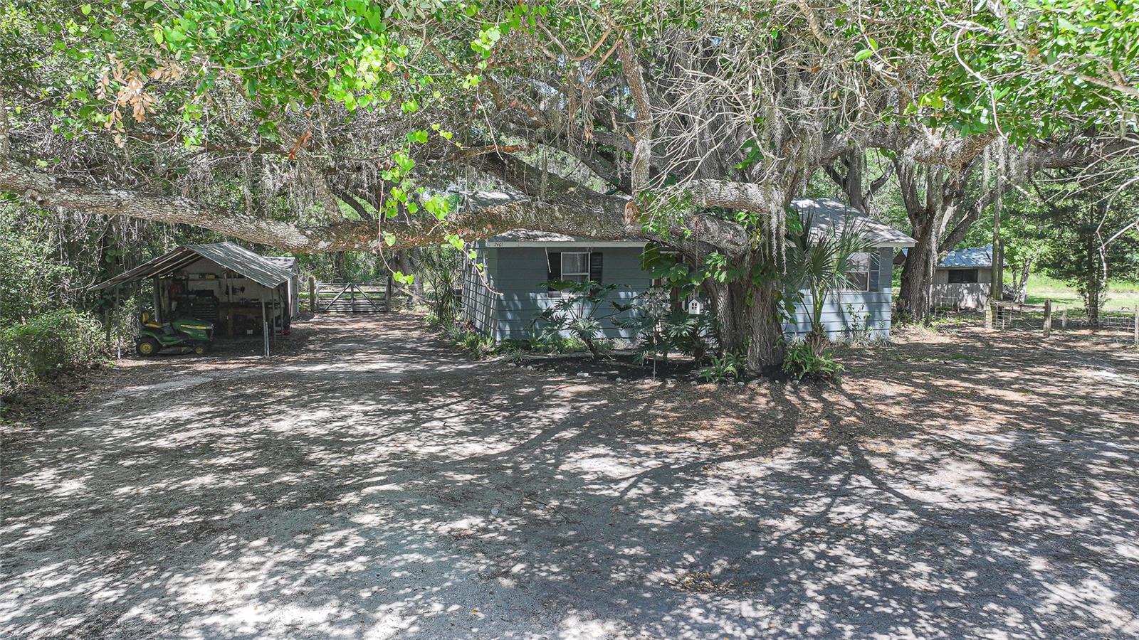 2403 SE POINTER AVE, ARCADIA, FL, 34266