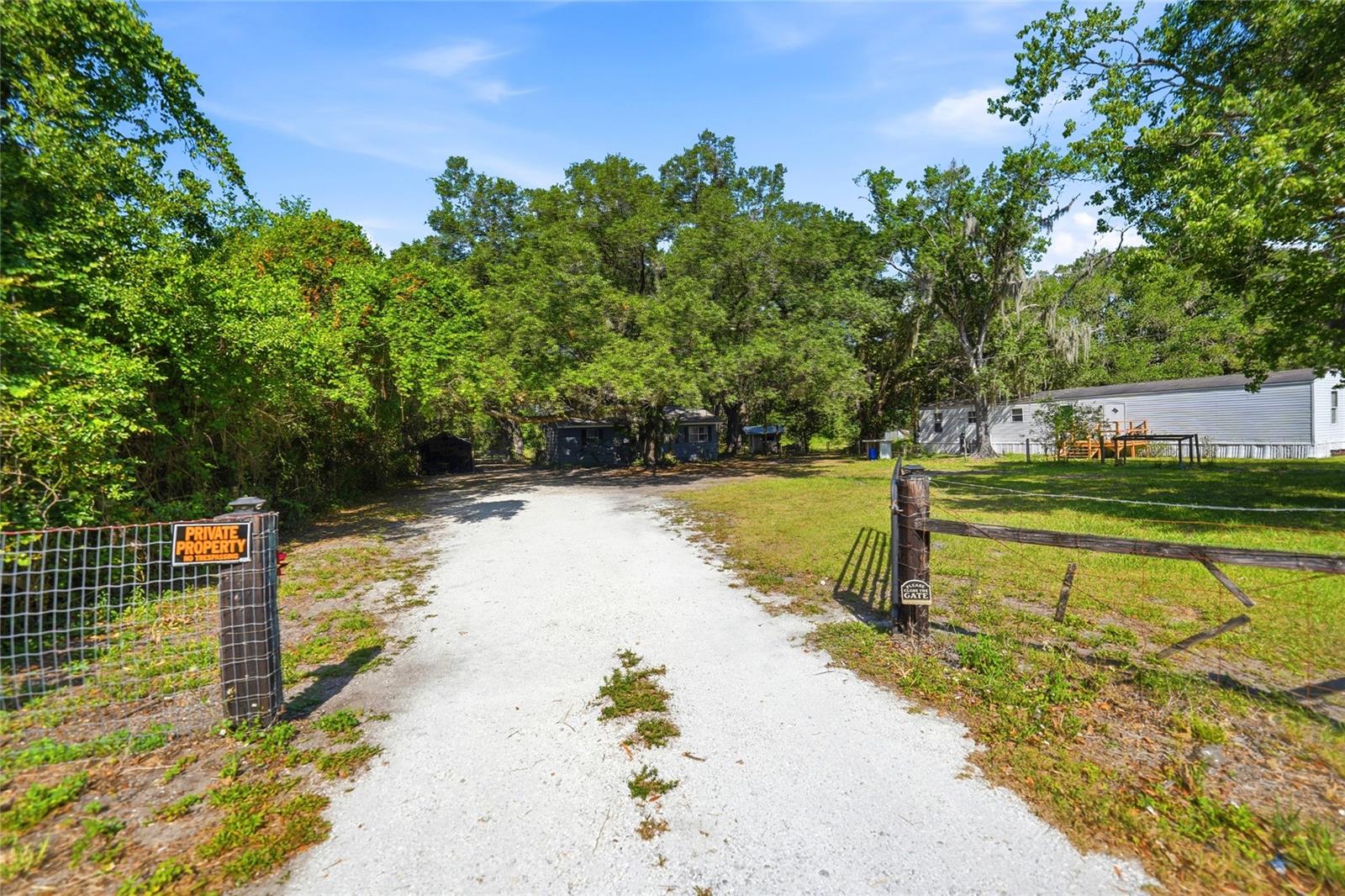 2403 SE POINTER AVE, ARCADIA, FL, 34266