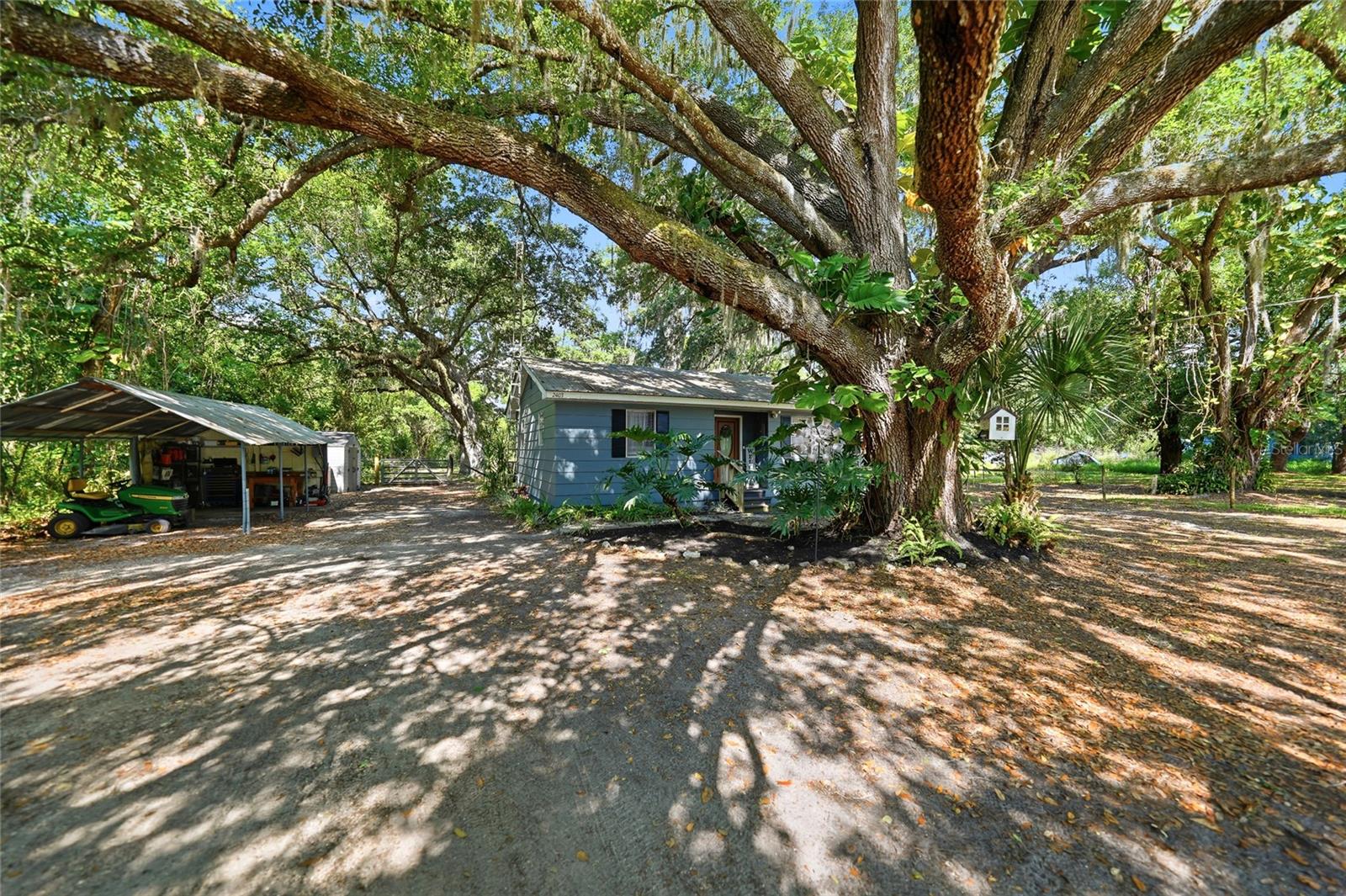 2403 SE POINTER AVE, ARCADIA, FL, 34266