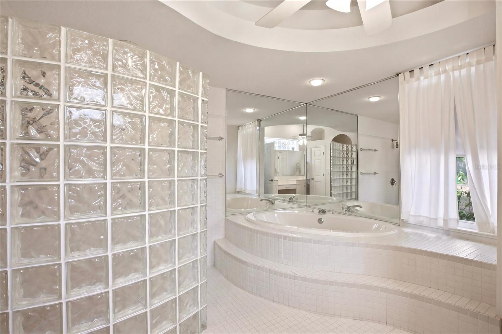 500 SUFFOLK CIR CIR, NOKOMIS, FL, 34275