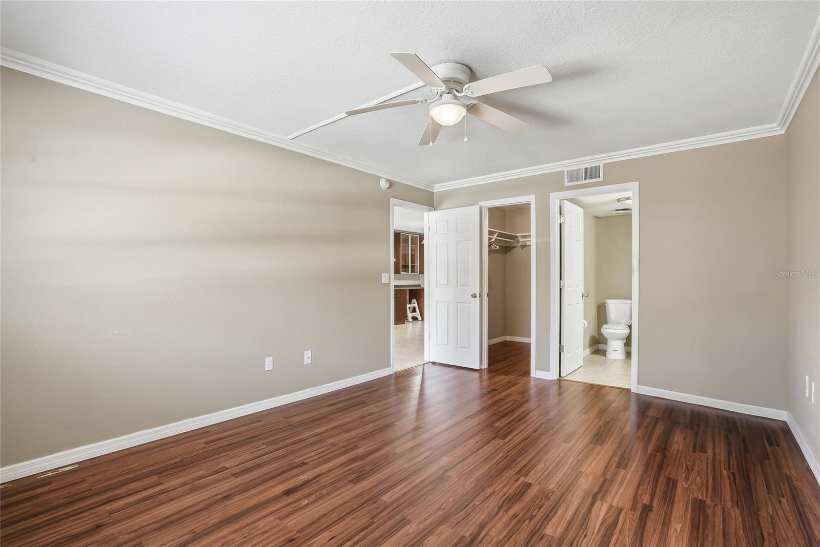 2220 STICKNEY POINT RD #520, SARASOTA, FL, 34231