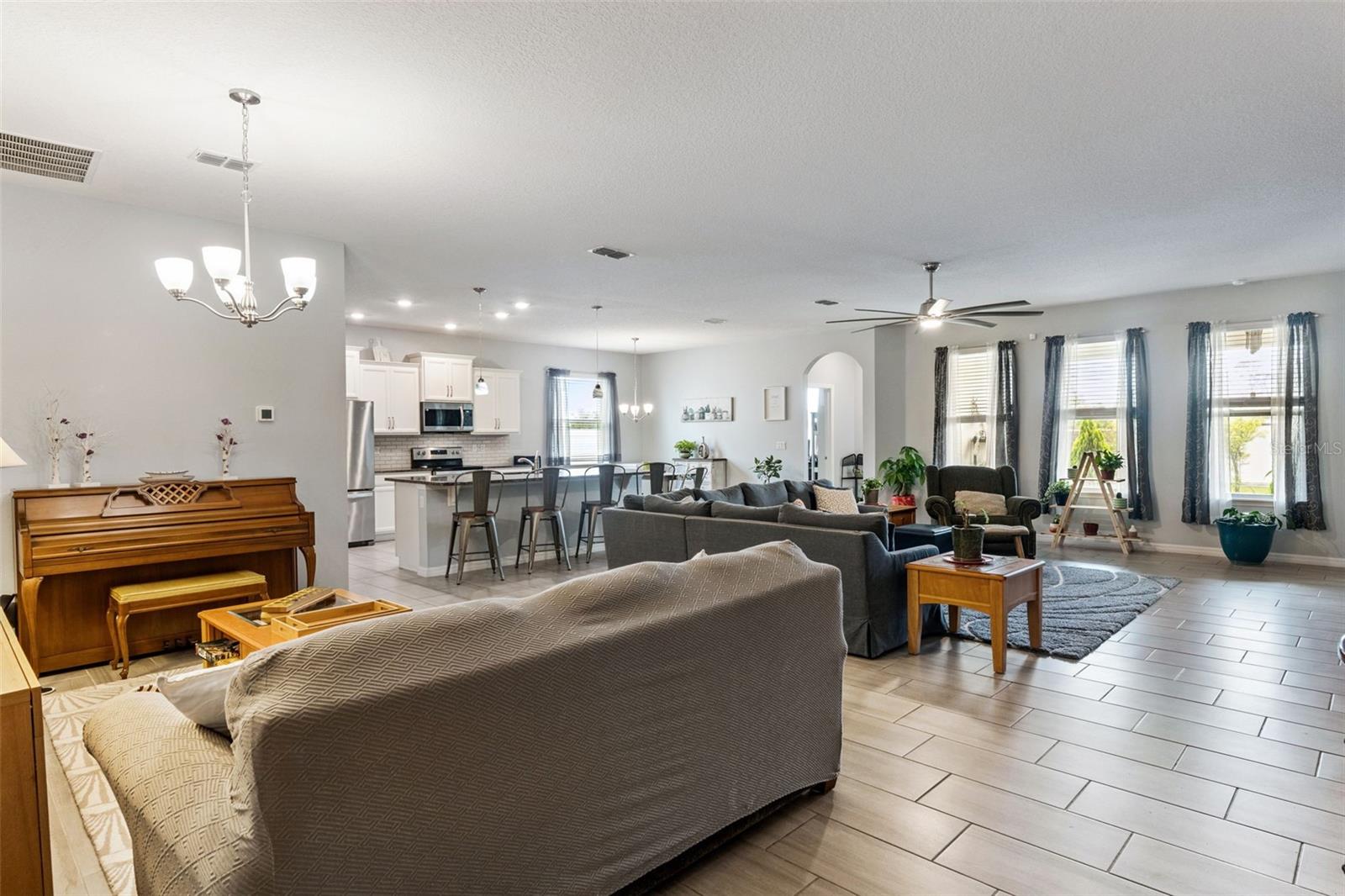 484 CAVESSON ST, APOPKA, FL, 32712