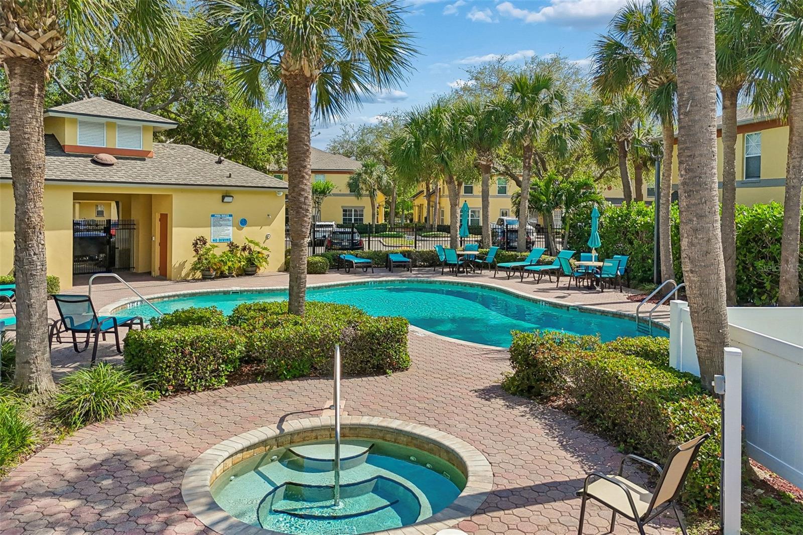 3863 ISLAND WAY, ST PETERSBURG, FL, 33705