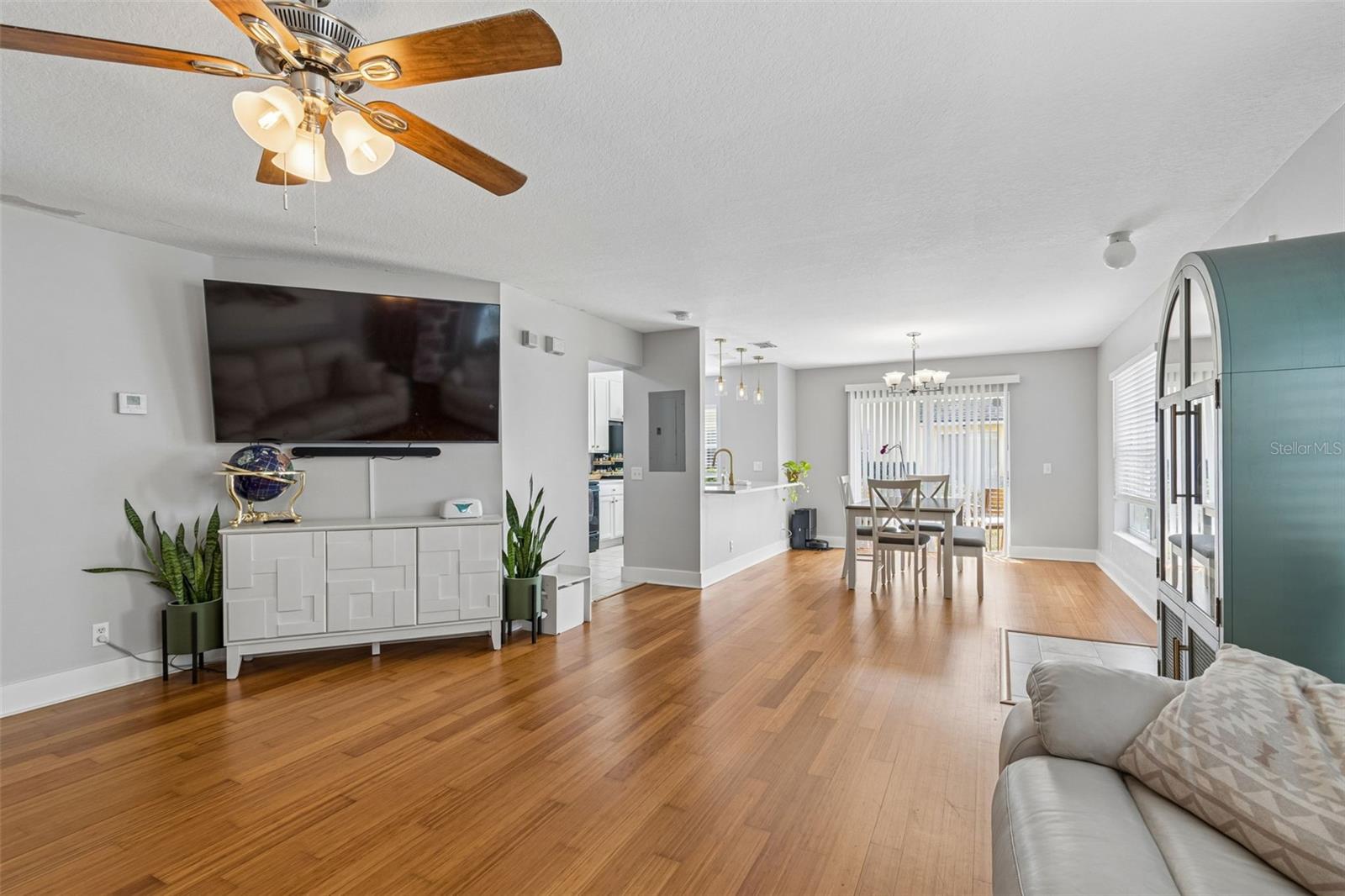 3863 ISLAND WAY, ST PETERSBURG, FL, 33705