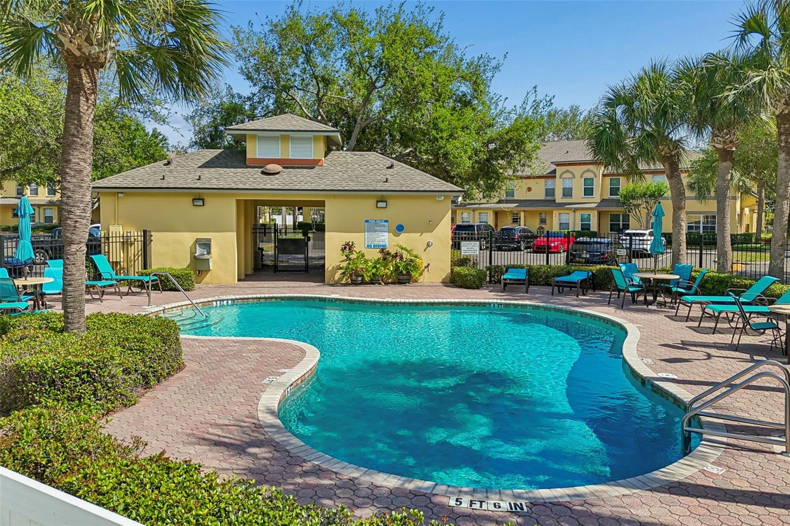 3863 ISLAND WAY, ST PETERSBURG, FL, 33705