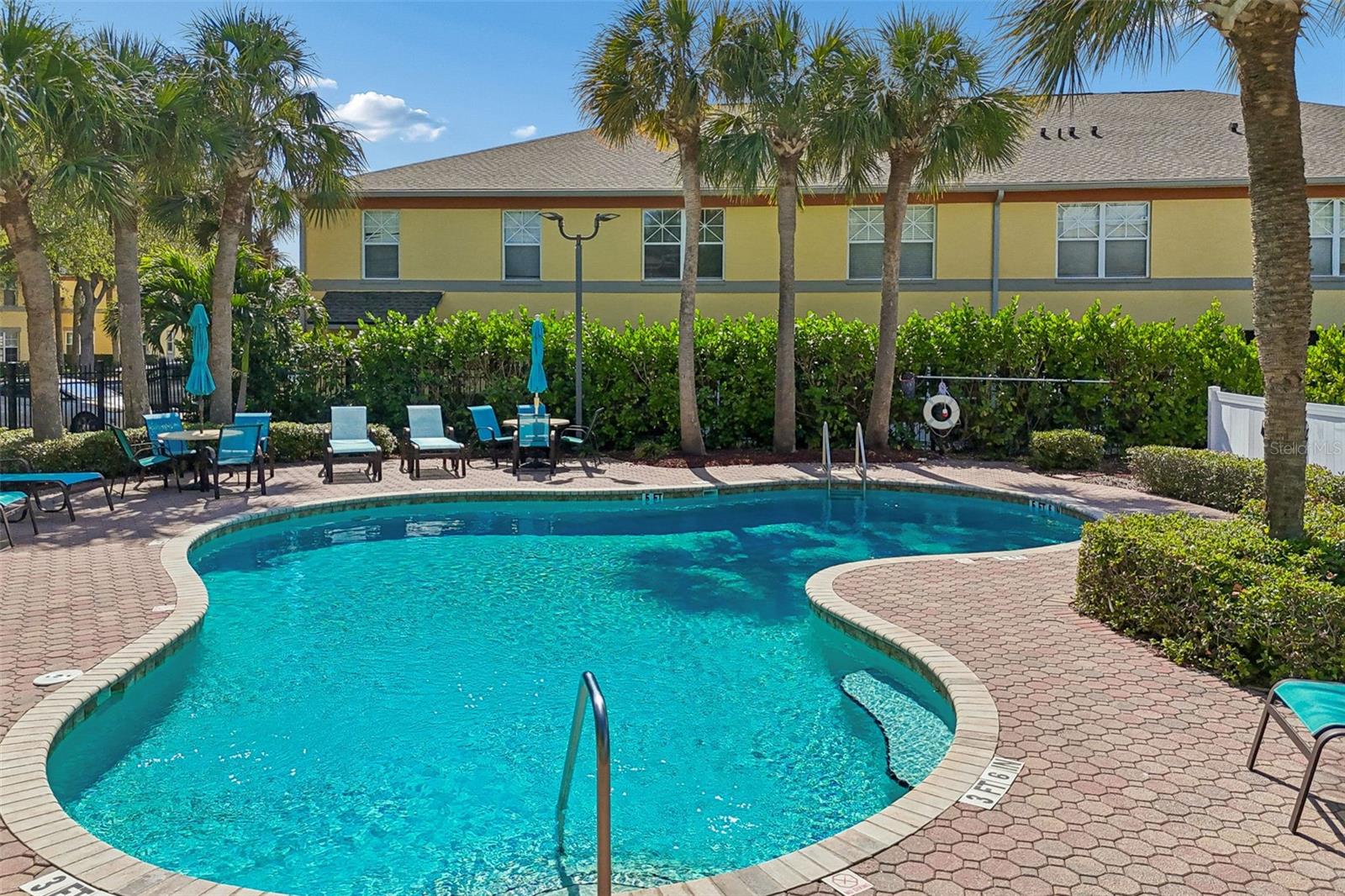 3863 ISLAND WAY, ST PETERSBURG, FL, 33705