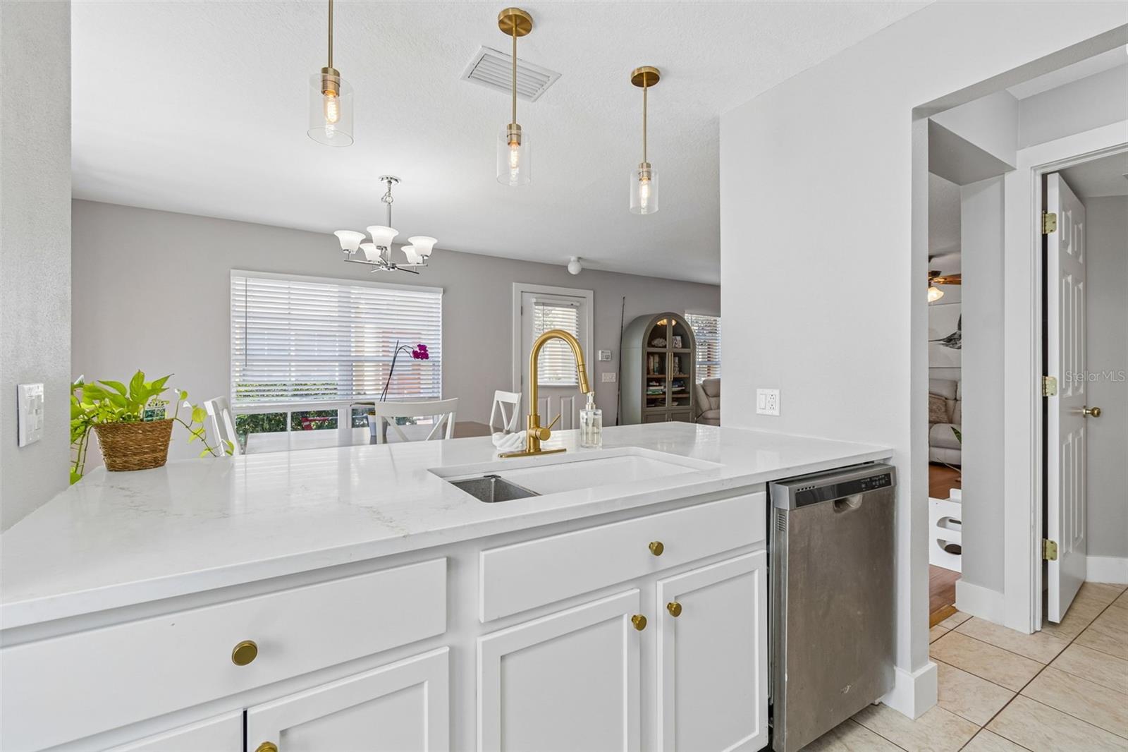 3863 ISLAND WAY, ST PETERSBURG, FL, 33705