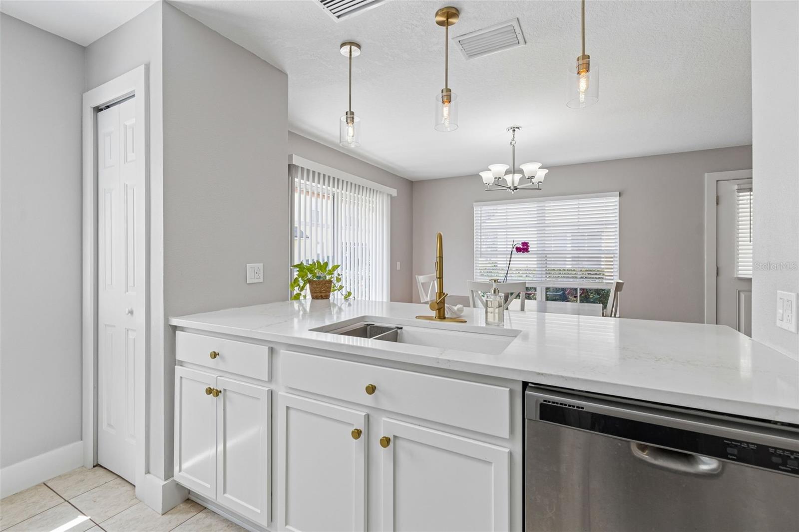 3863 ISLAND WAY, ST PETERSBURG, FL, 33705