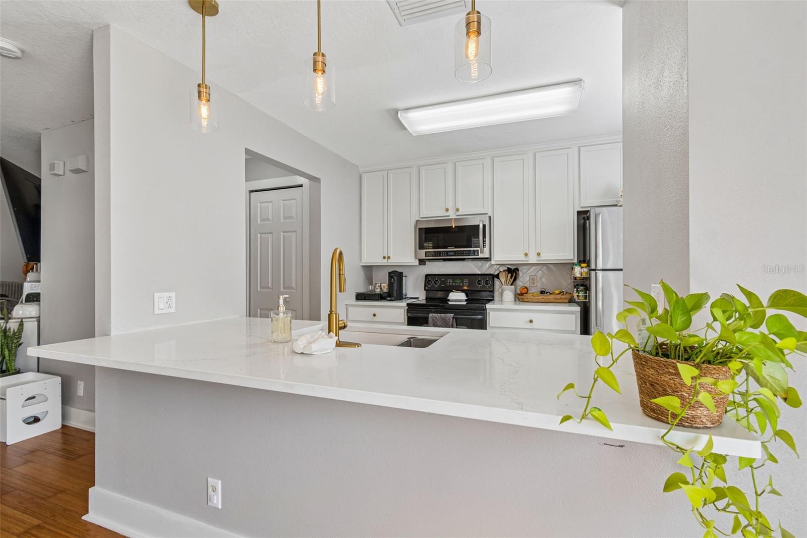3863 ISLAND WAY, ST PETERSBURG, FL, 33705