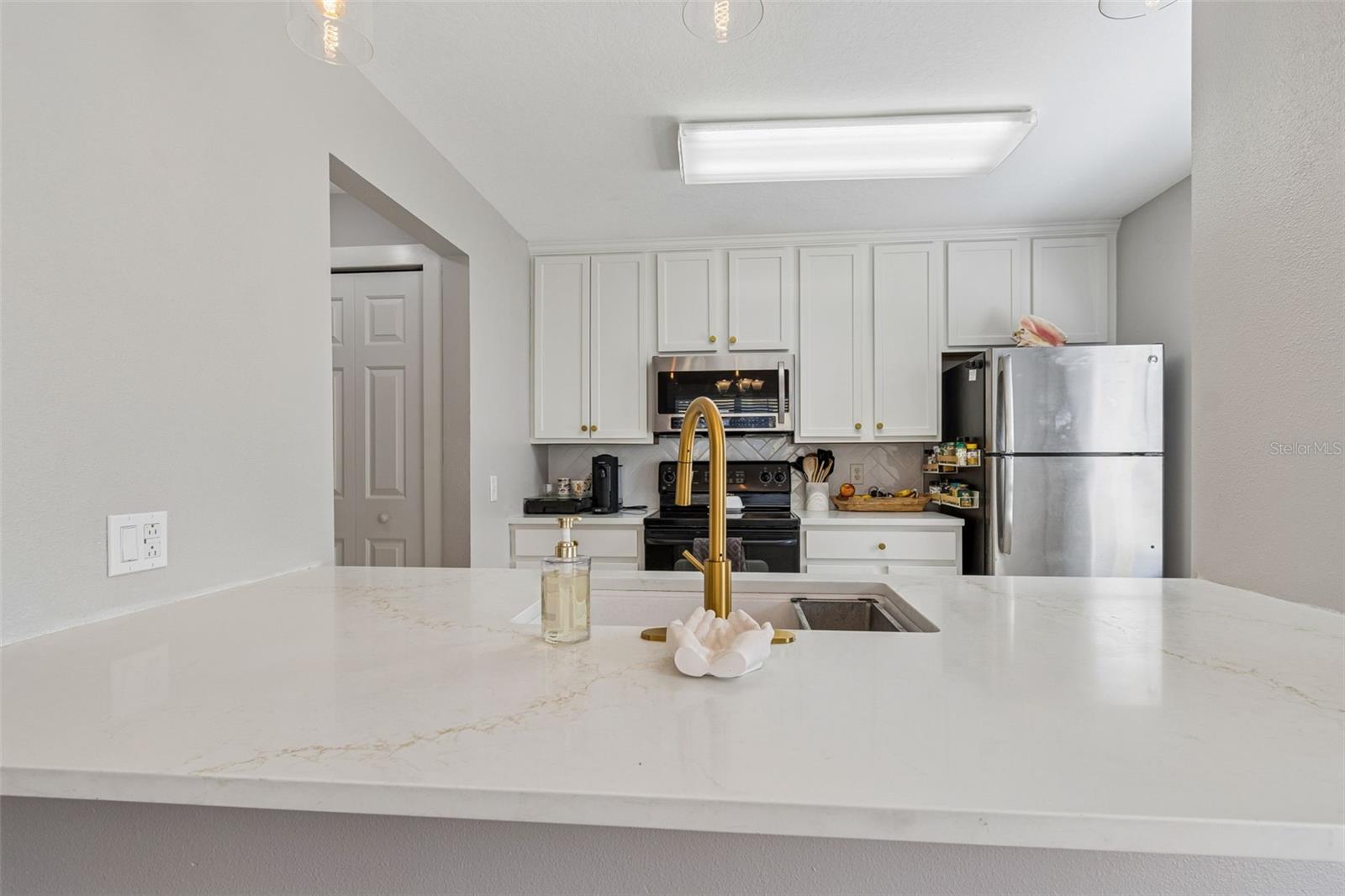 3863 ISLAND WAY, ST PETERSBURG, FL, 33705