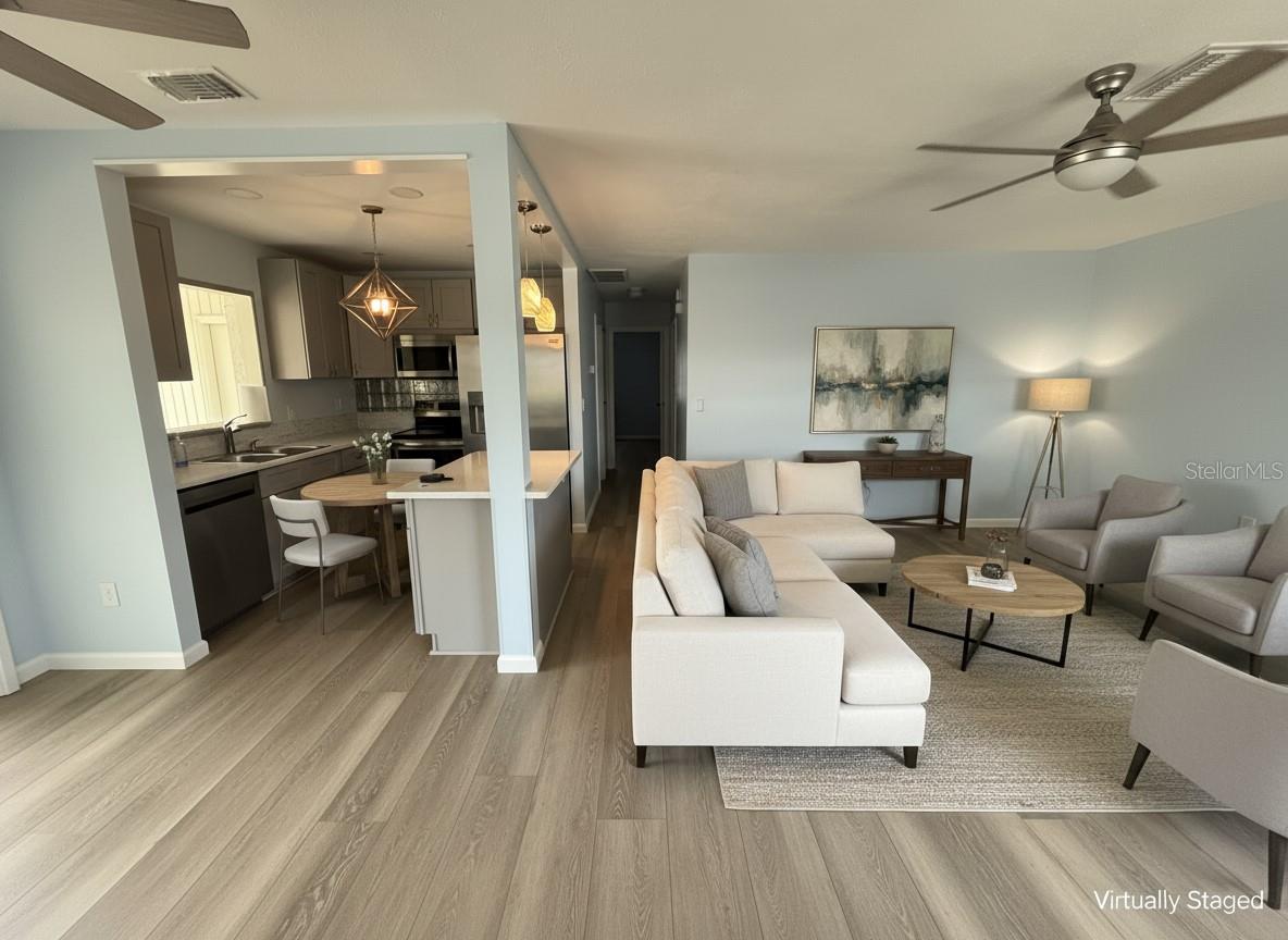 110-112 GLOUCESTER BLVD, SUN CITY CENTER, FL, 33573