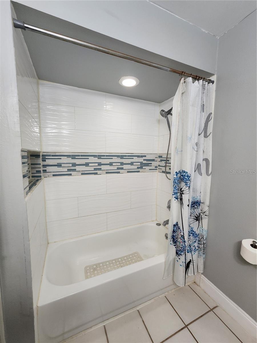 2033 QUINTILIS CT, DELTONA, FL, 32738