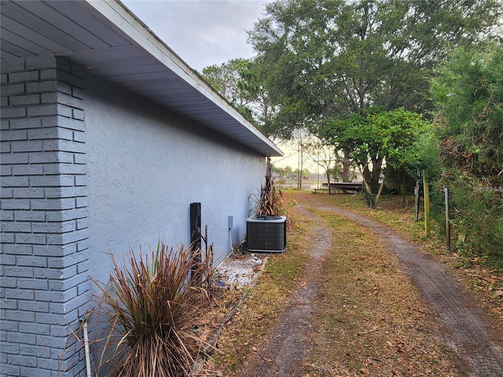 2033 QUINTILIS CT, DELTONA, FL, 32738