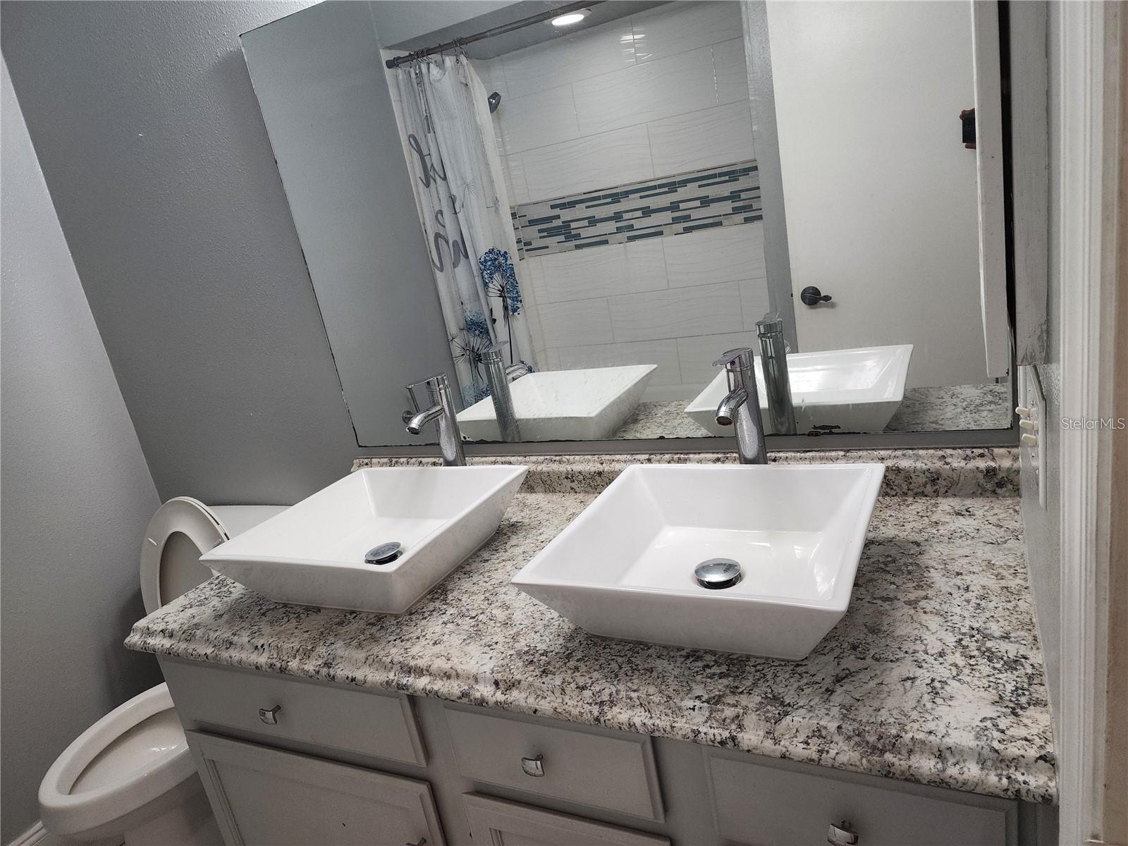 2033 QUINTILIS CT, DELTONA, FL, 32738