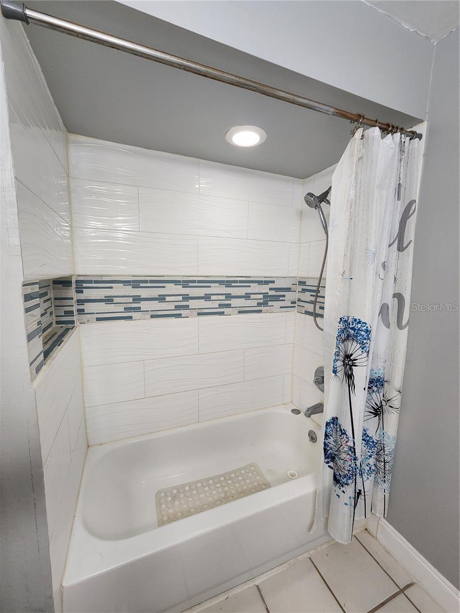 2033 QUINTILIS CT, DELTONA, FL, 32738