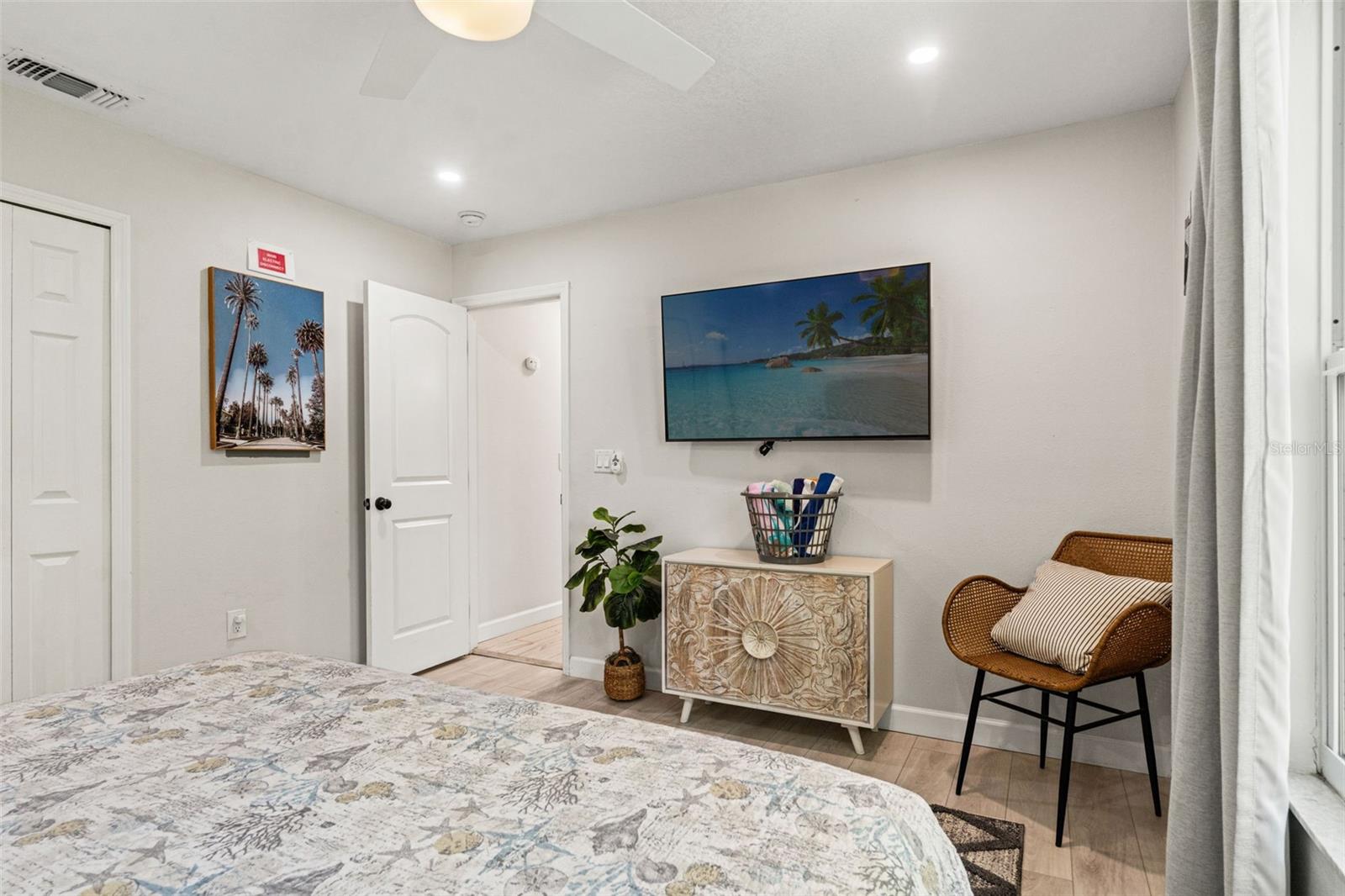 8106 GULF DR #A&B, HOLMES BEACH, FL, 34217