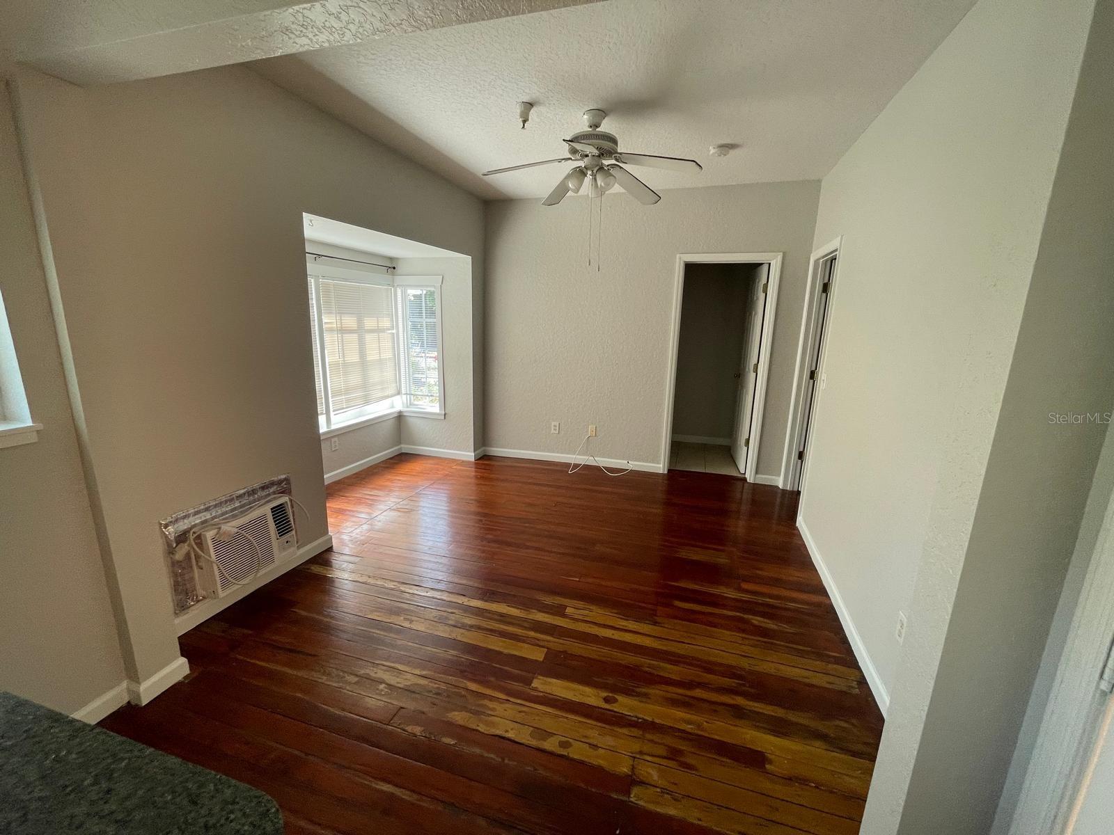 255 6TH AVE N #3, ST PETERSBURG, FL, 33701