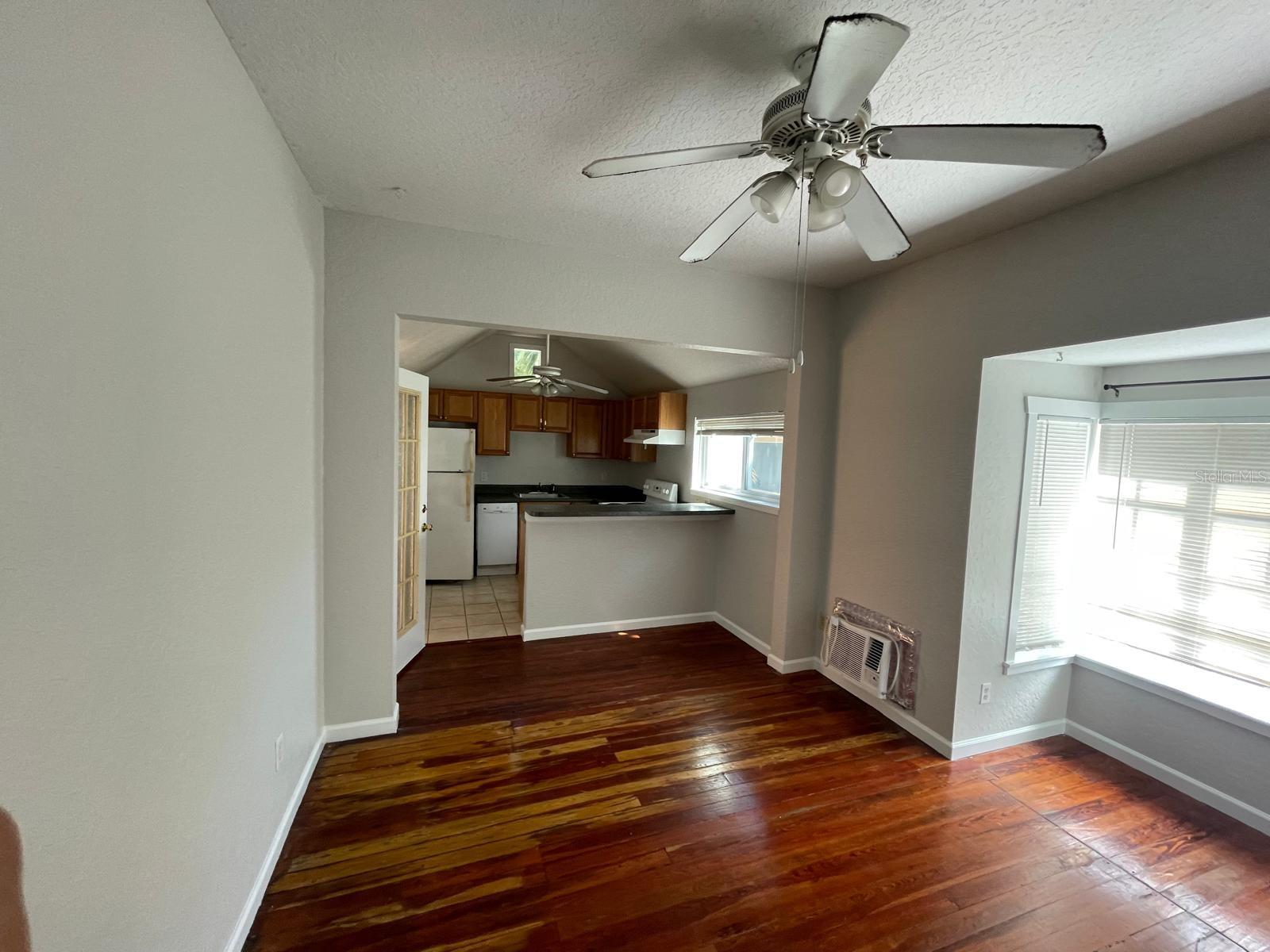 255 6TH AVE N #3, ST PETERSBURG, FL, 33701