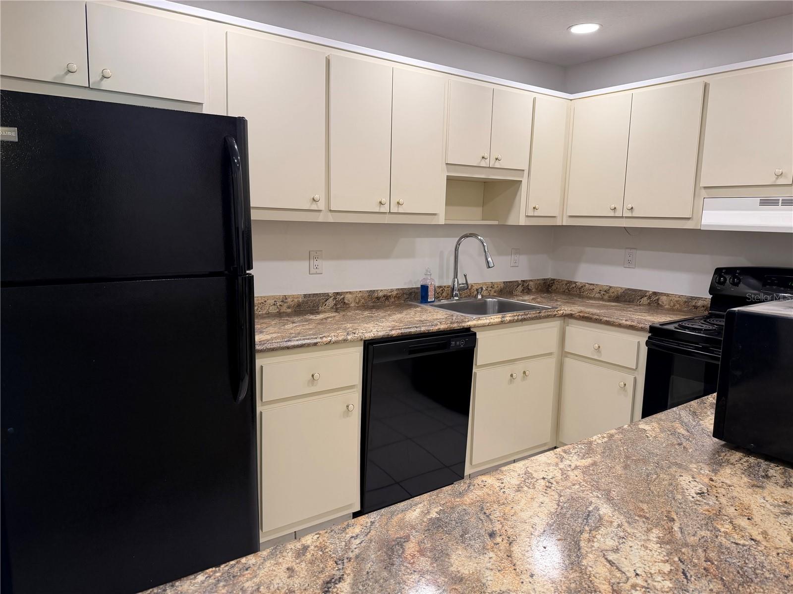 245 CENTER RD #103, VENICE, FL, 34285