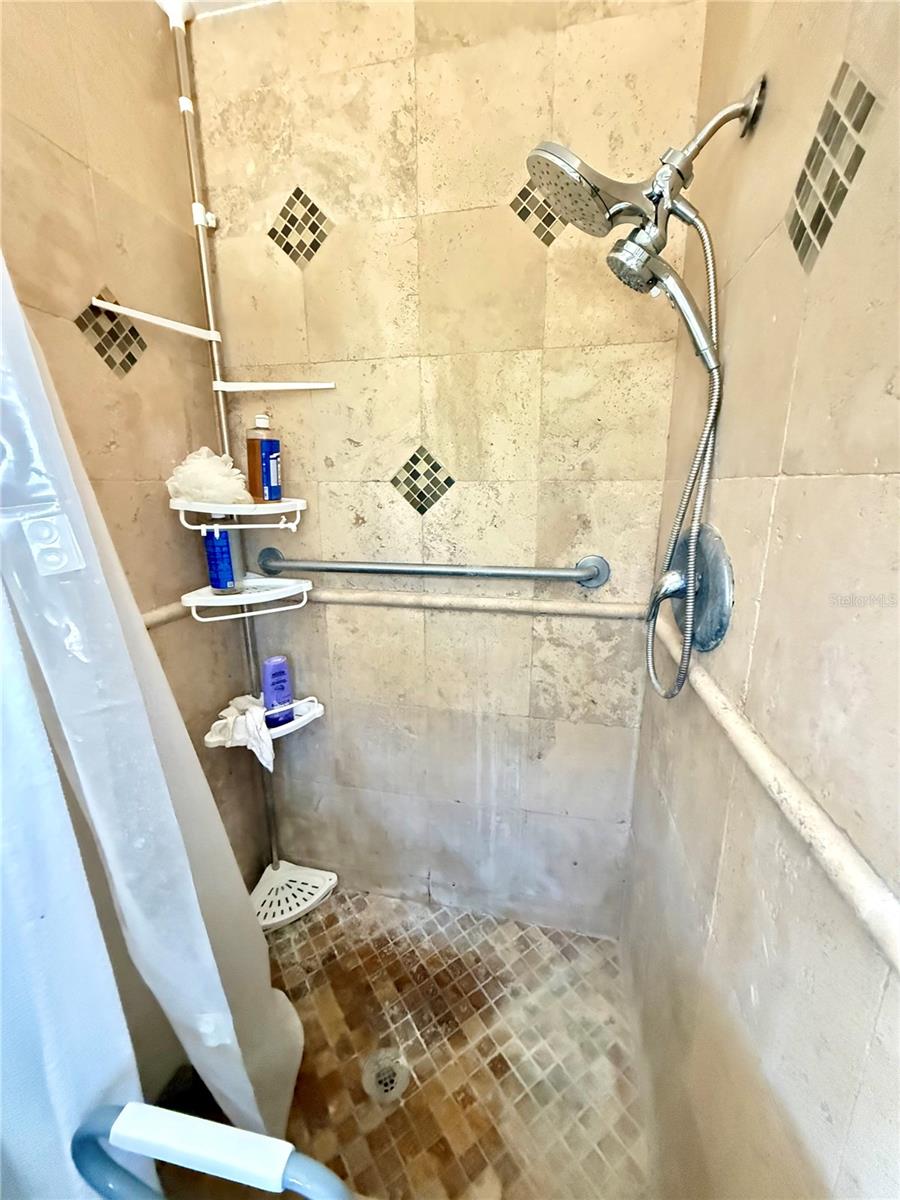 720 15TH AVE SW, LARGO, FL, 33770