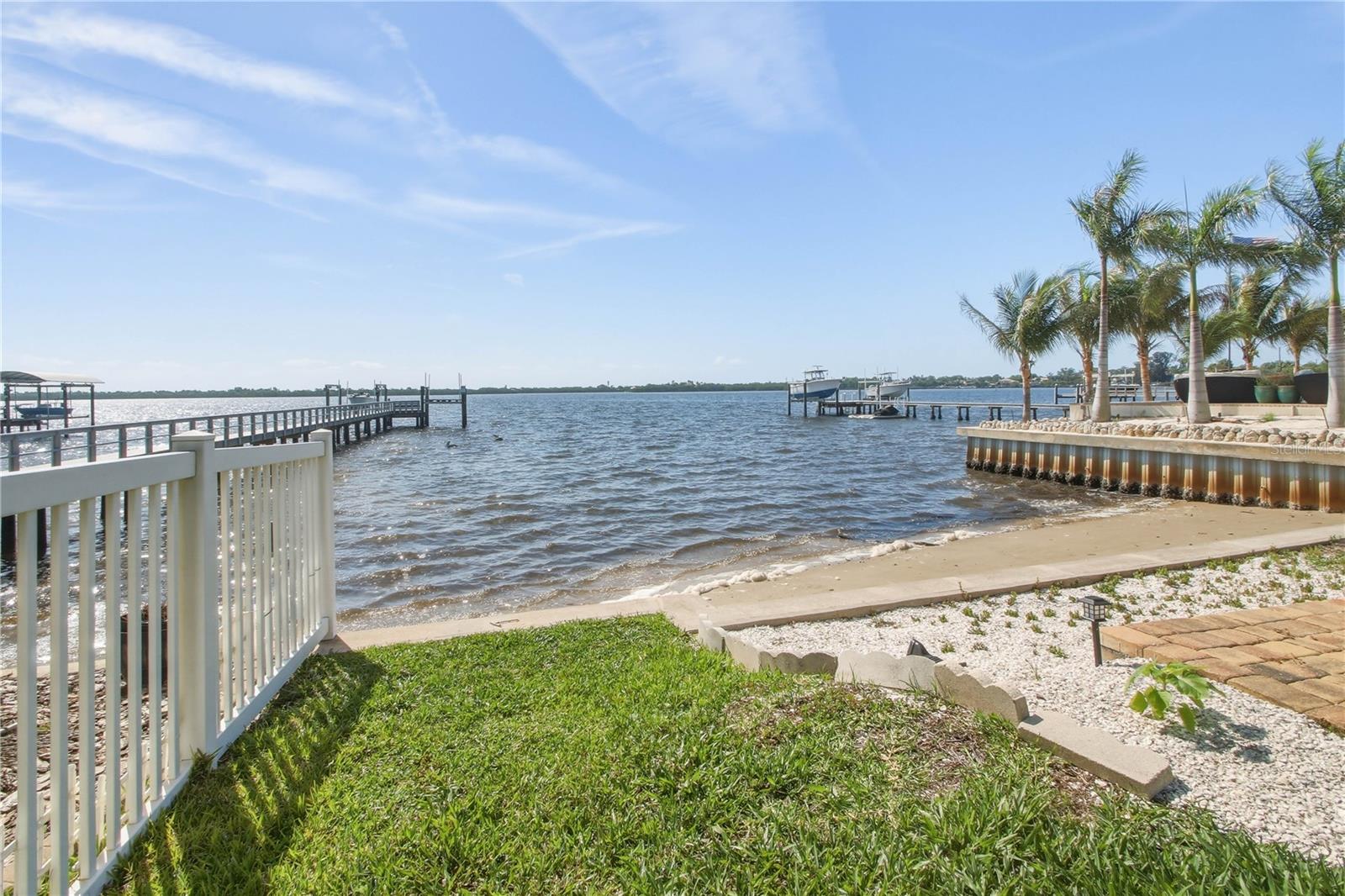 950 WEEDON DR NE, ST PETERSBURG, FL, 33702