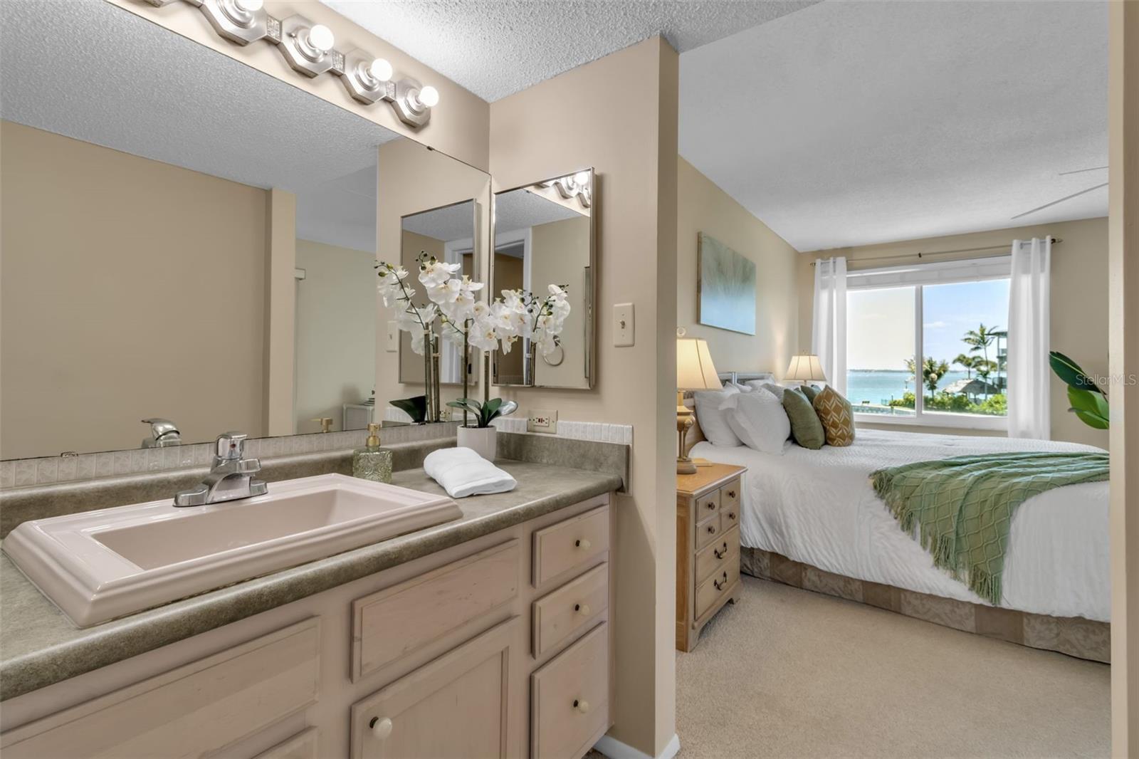 448 GULF OF MEXICO DR #A205, LONGBOAT KEY, FL, 34228